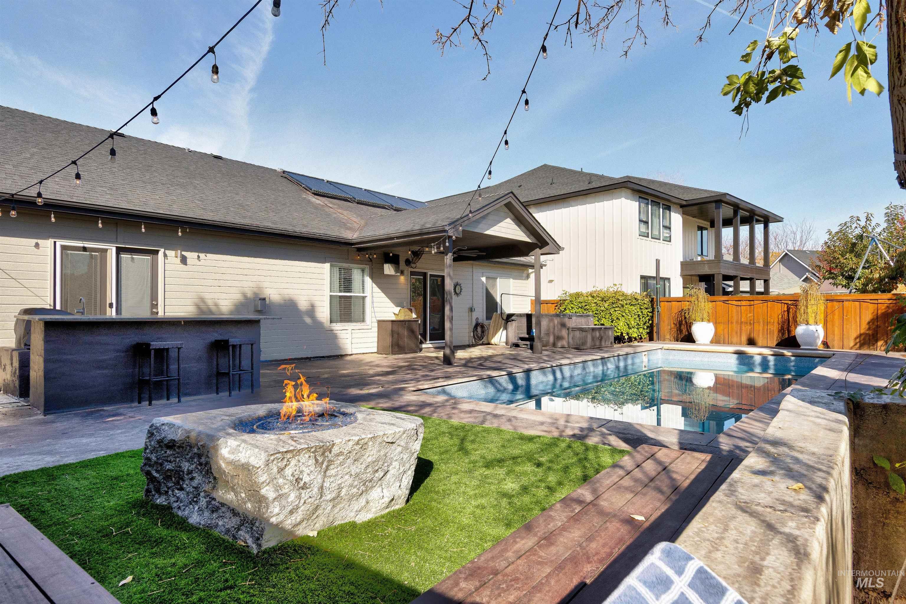 2079 W Marten Creek, Meridian, Idaho 83646, 4 Bedrooms, 2 Bathrooms, Residential For Sale, Price $575,000, 98966610