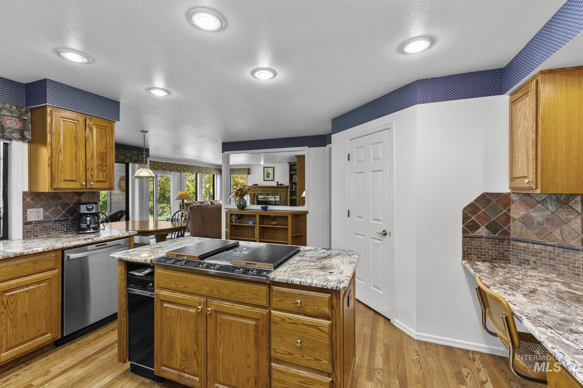 8550 W. Brookview Drive, Boise, Idaho 83709, 4 Bedrooms, 3 Bathrooms, Residential For Sale, Price $769,900, 98966631