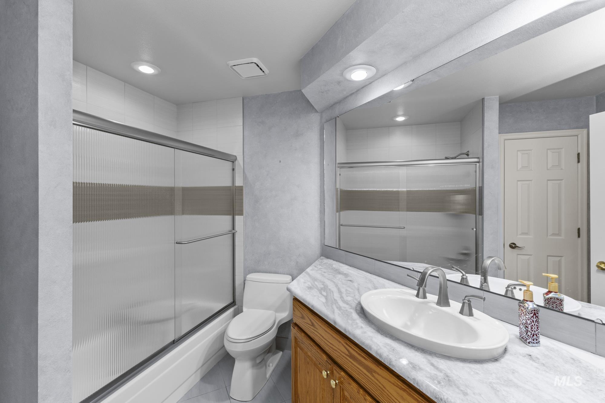 8550 W. Brookview Drive, Boise, Idaho 83709, 4 Bedrooms, 3 Bathrooms, Residential For Sale, Price $769,900, 98966631