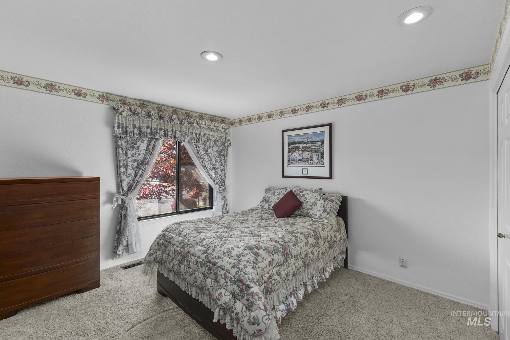 8550 W. Brookview Drive, Boise, Idaho 83709, 4 Bedrooms, 3 Bathrooms, Residential For Sale, Price $769,900, 98966631