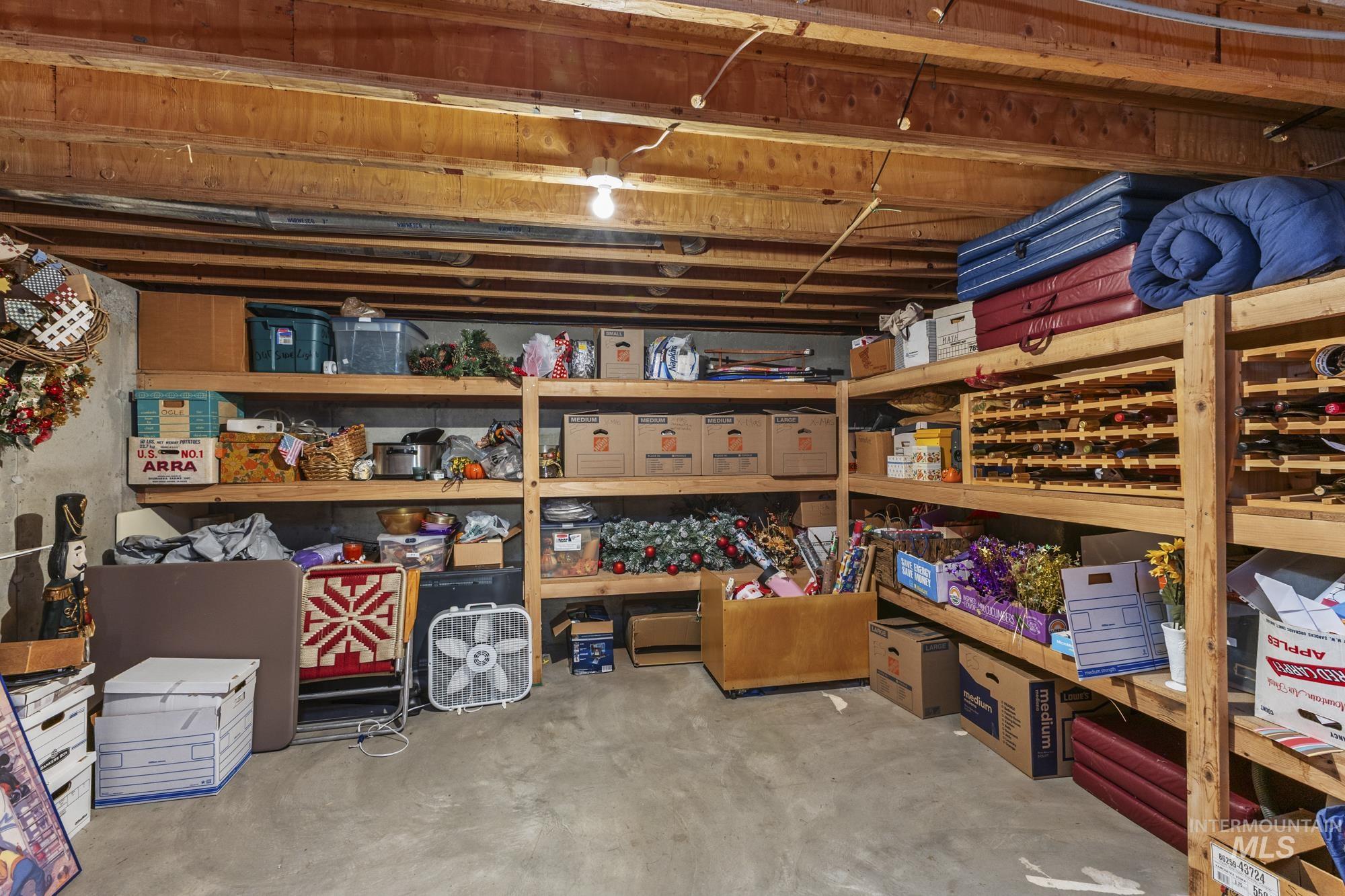 8550 W. Brookview Drive, Boise, Idaho 83709, 4 Bedrooms, 3 Bathrooms, Residential For Sale, Price $769,900, 98966631