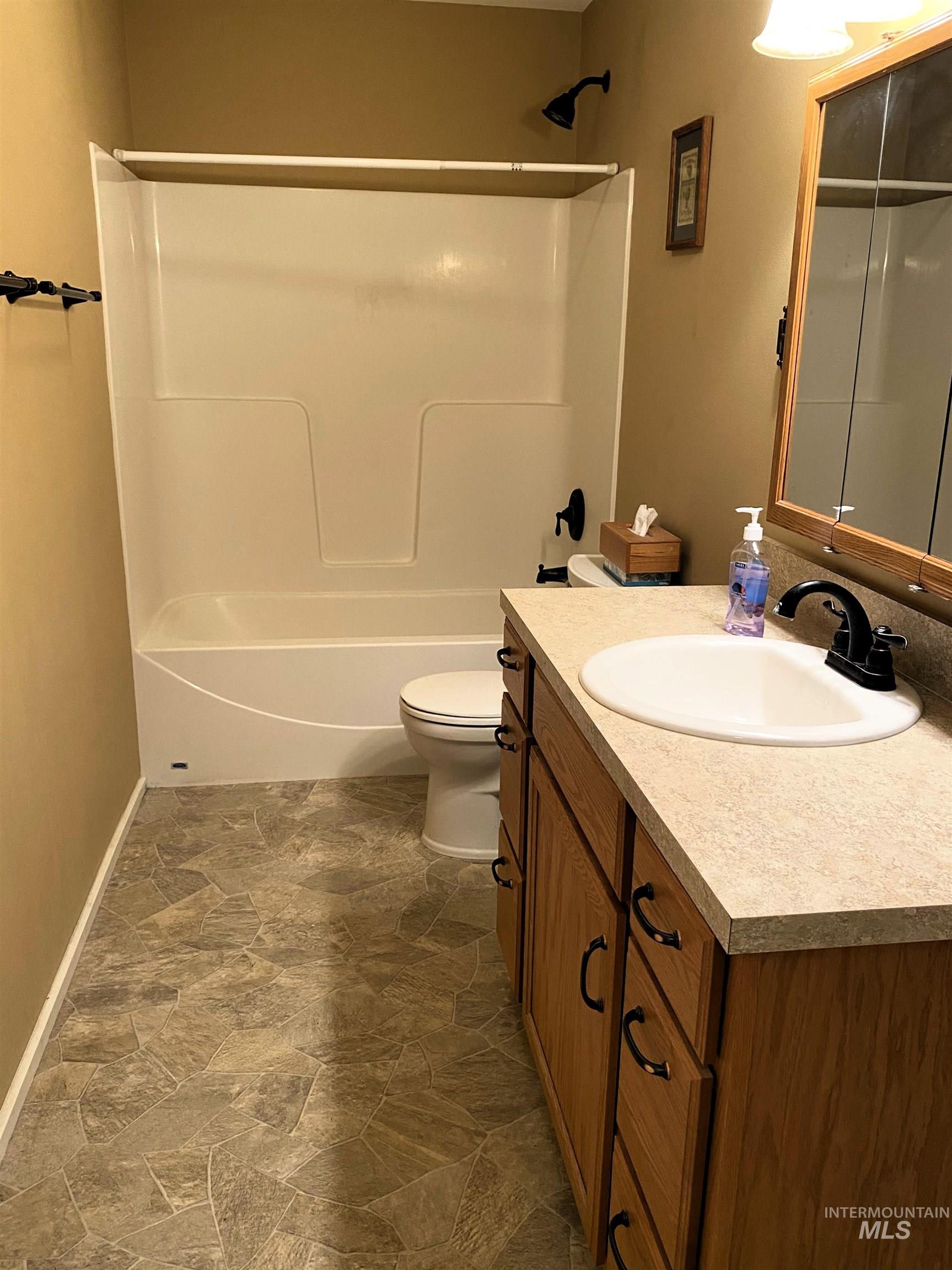 1703 Little Bear Ridge Rd, Troy, Idaho 83871, 3 Bedrooms, 2 Bathrooms, Residential For Sale, Price $900,000, 98966645