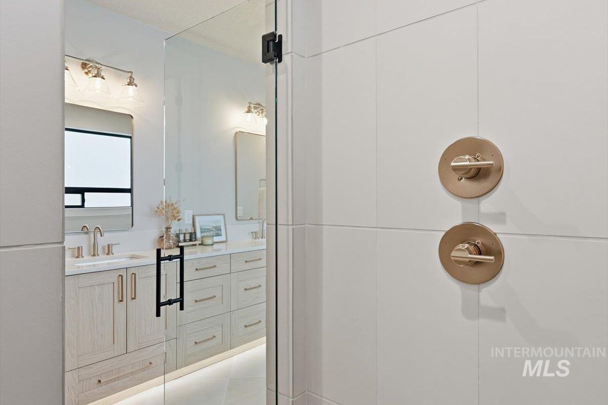 6862 E Chicken Hawk Loop, Nampa, Idaho 83686, 4 Bedrooms, 3.5 Bathrooms, Residential For Sale, Price $989,900, 98966657