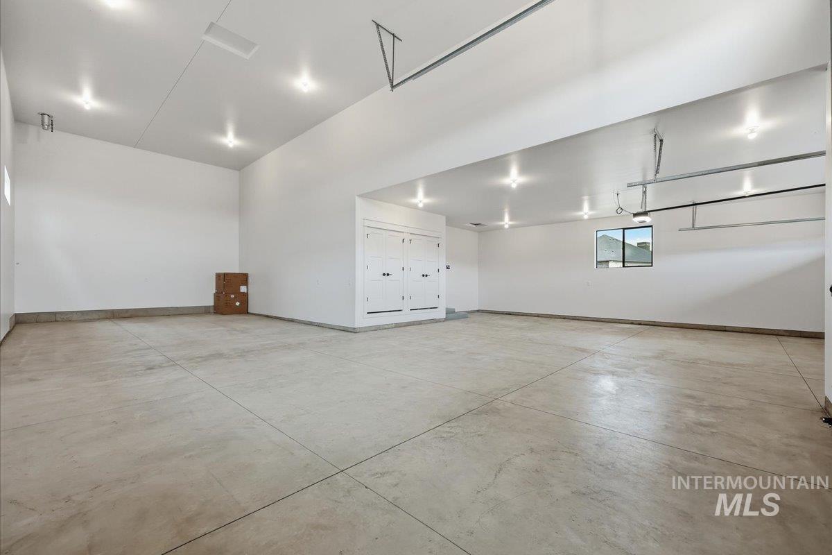 6862 E Chicken Hawk Loop, Nampa, Idaho 83686, 4 Bedrooms, 3.5 Bathrooms, Residential For Sale, Price $989,900, 98966657