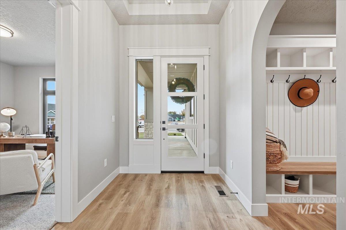 6862 E Chicken Hawk Loop, Nampa, Idaho 83686, 4 Bedrooms, 3.5 Bathrooms, Residential For Sale, Price $989,900, 98966657