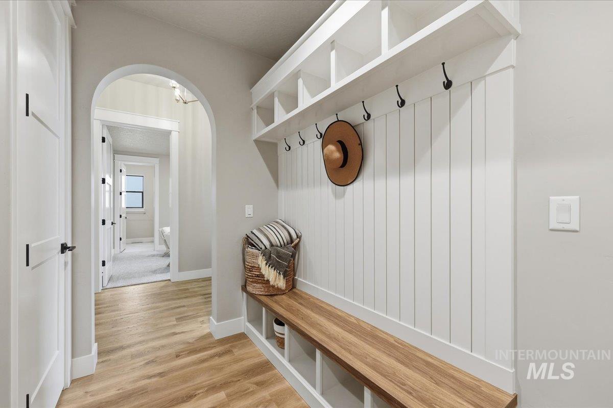 6862 E Chicken Hawk Loop, Nampa, Idaho 83686, 4 Bedrooms, 3.5 Bathrooms, Residential For Sale, Price $989,900, 98966657