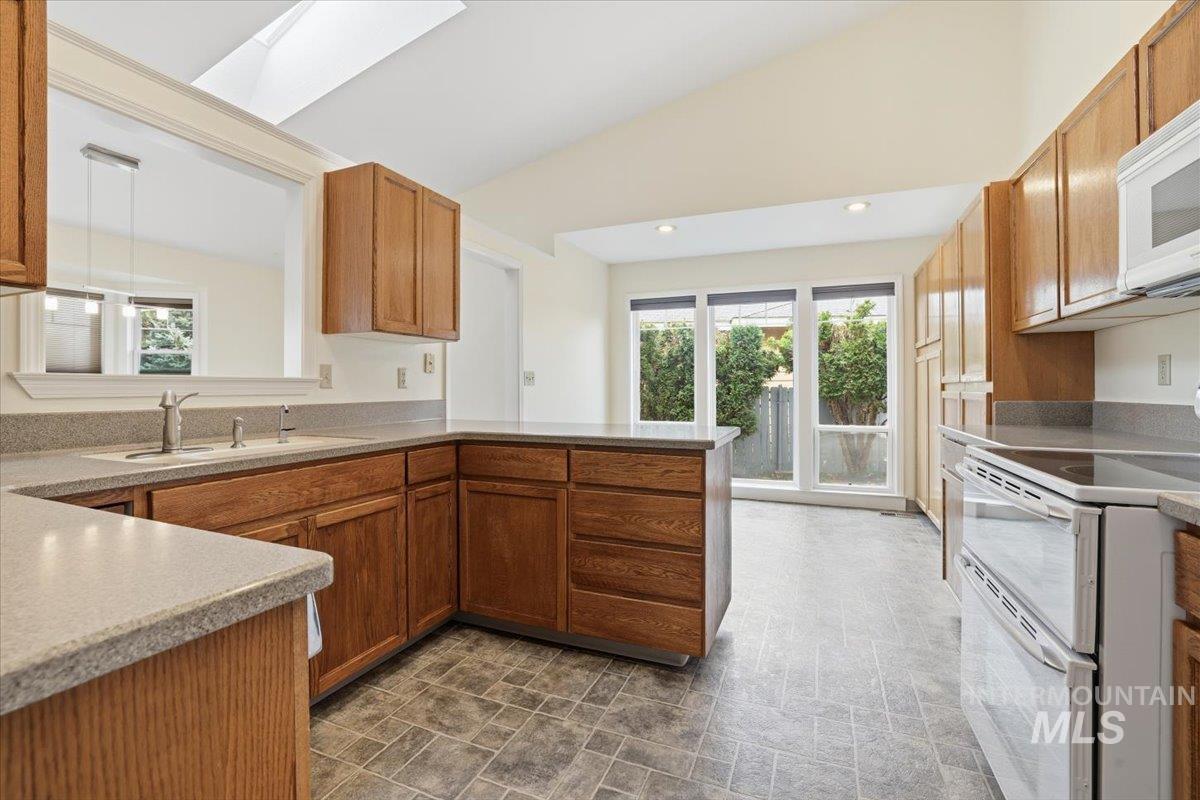 1823 Ray, Caldwell, Idaho 83605, 2 Bedrooms, 2 Bathrooms, Residential For Sale, Price $365,000, 98966660