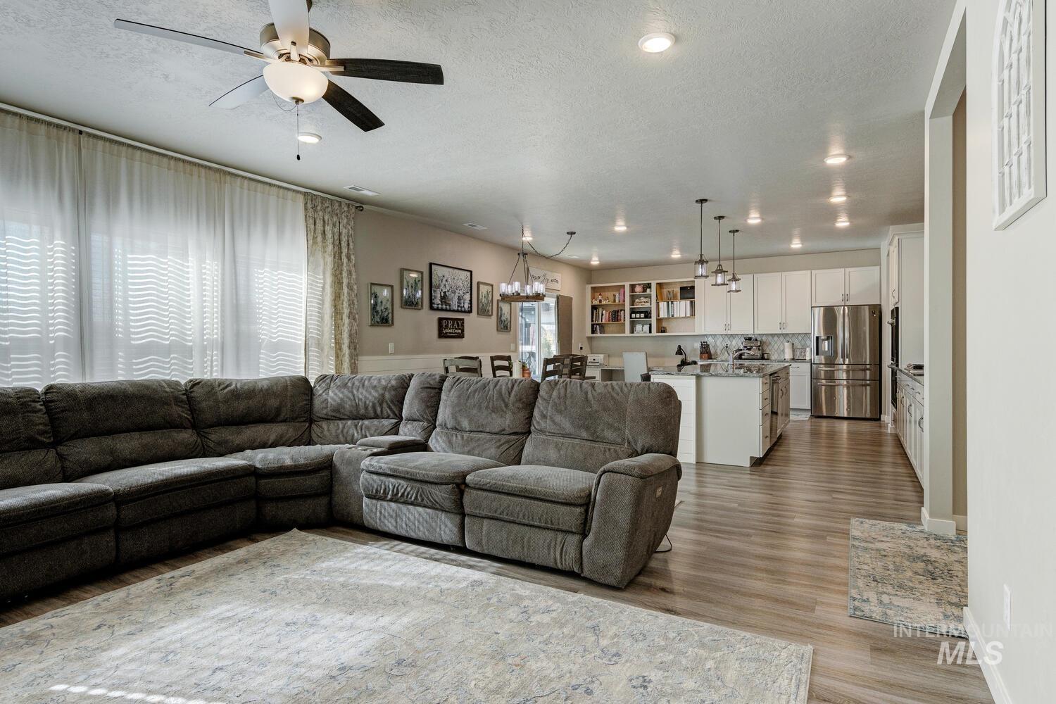 10385 Elgin Ridge St., Nampa, Idaho 83687, 5 Bedrooms, 4 Bathrooms, Residential For Sale, Price $599,900, 98966673