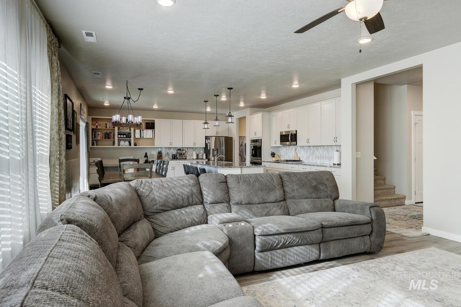 10385 Elgin Ridge St., Nampa, Idaho 83687, 5 Bedrooms, 4 Bathrooms, Residential For Sale, Price $599,900, 98966673