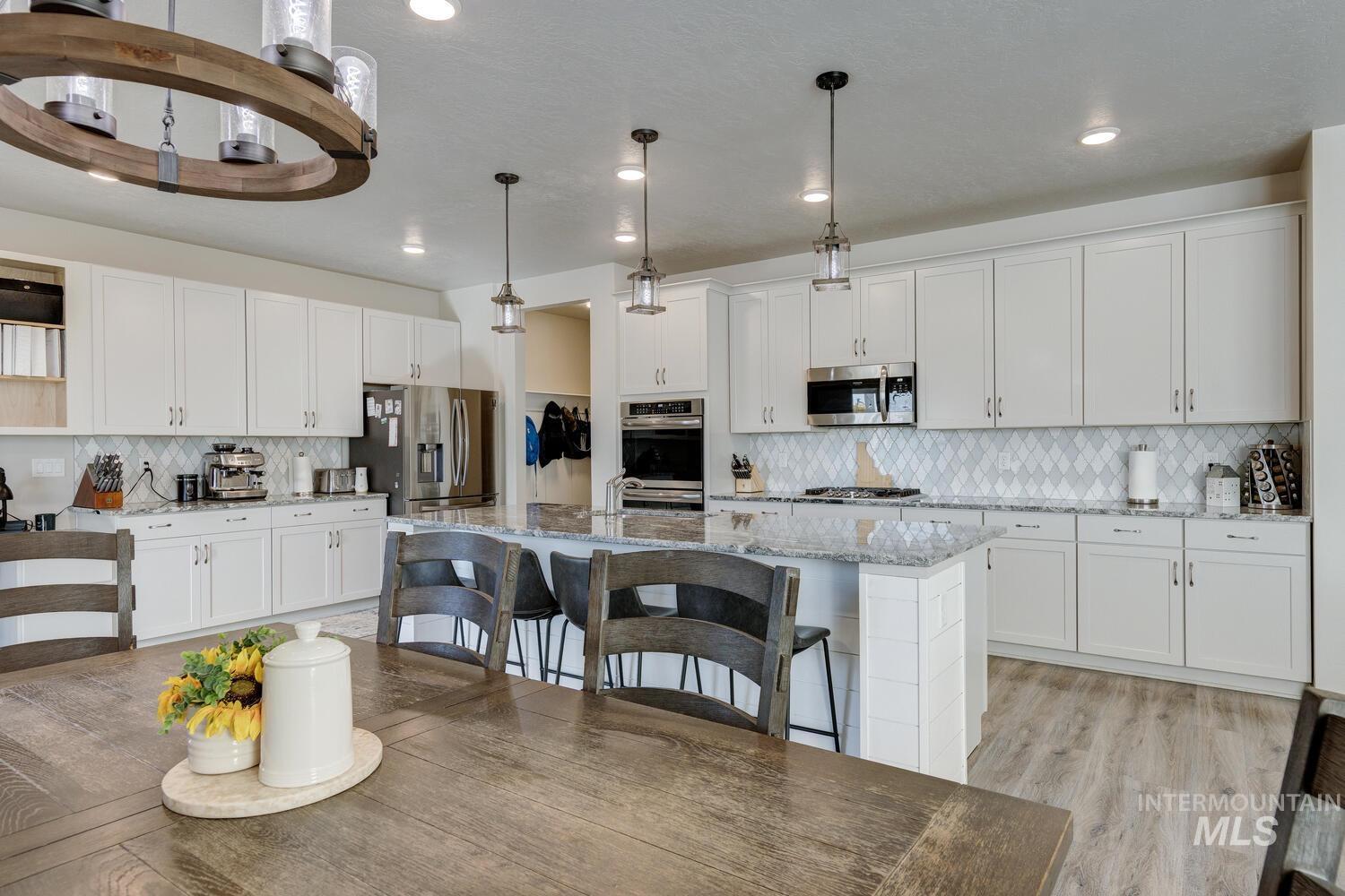 10385 Elgin Ridge St., Nampa, Idaho 83687, 5 Bedrooms, 4 Bathrooms, Residential For Sale, Price $599,900, 98966673