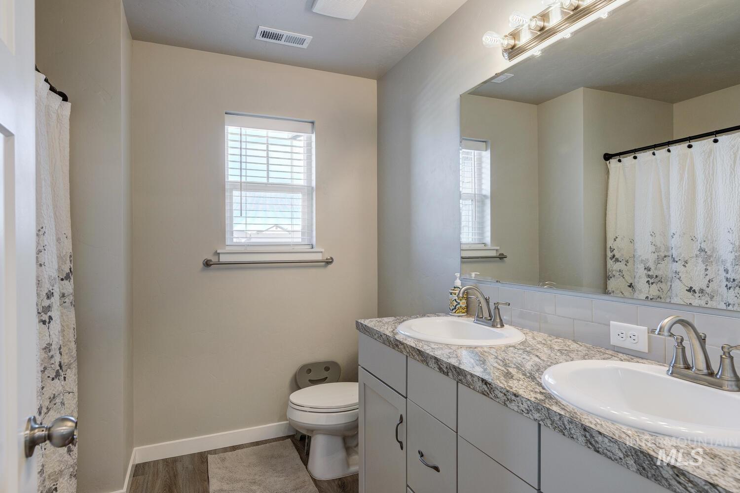 10385 Elgin Ridge St., Nampa, Idaho 83687, 5 Bedrooms, 4 Bathrooms, Residential For Sale, Price $599,900, 98966673