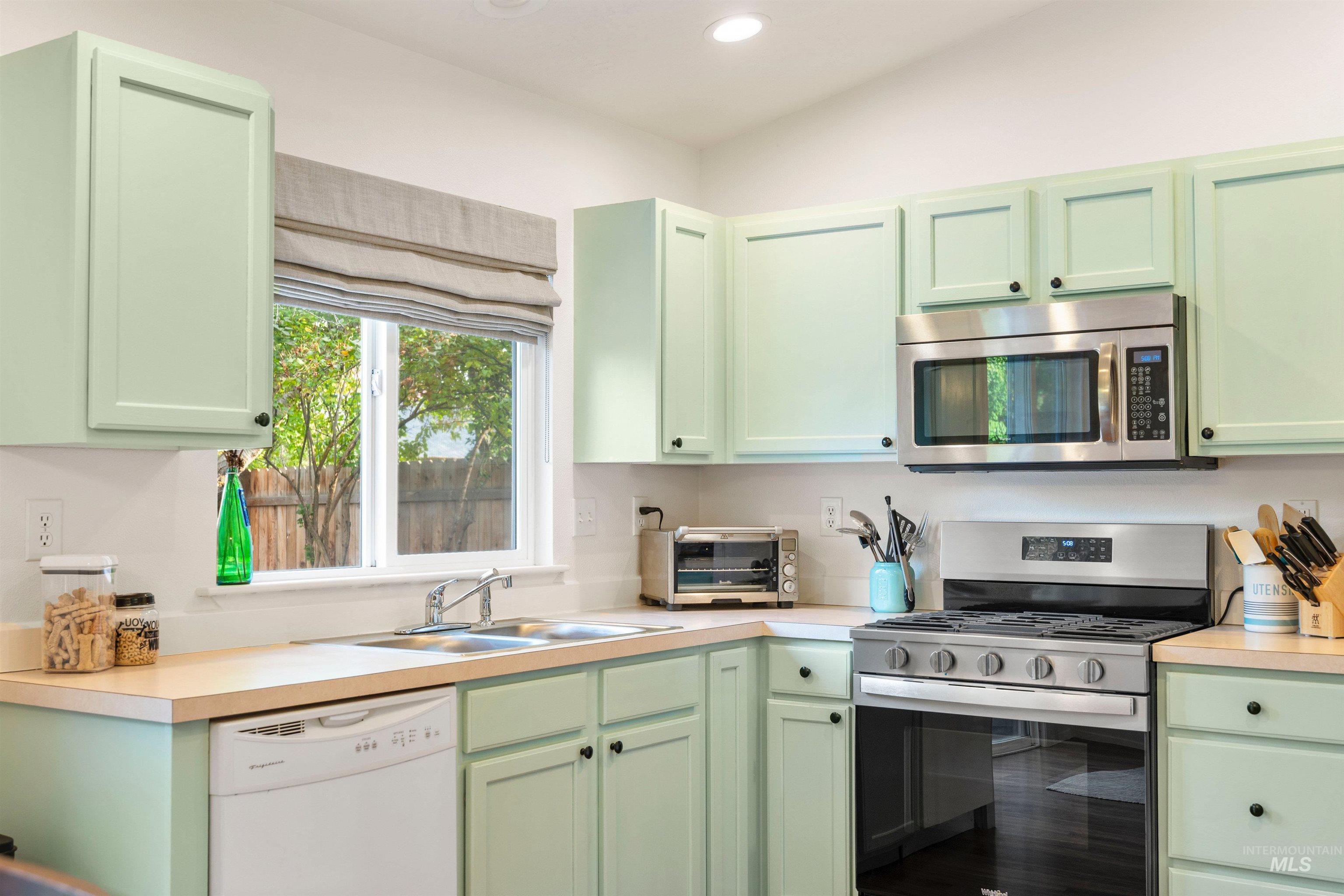 6248 N Prescott Avenue, Boise, Idaho 83714, 3 Bedrooms, 2 Bathrooms, Residential For Sale, Price $449,000, 98966679