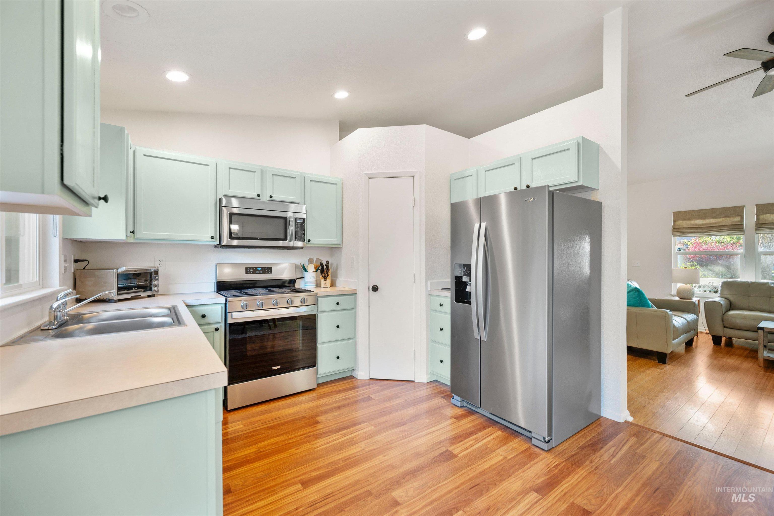 6248 N Prescott Avenue, Boise, Idaho 83714, 3 Bedrooms, 2 Bathrooms, Residential For Sale, Price $449,000, 98966679