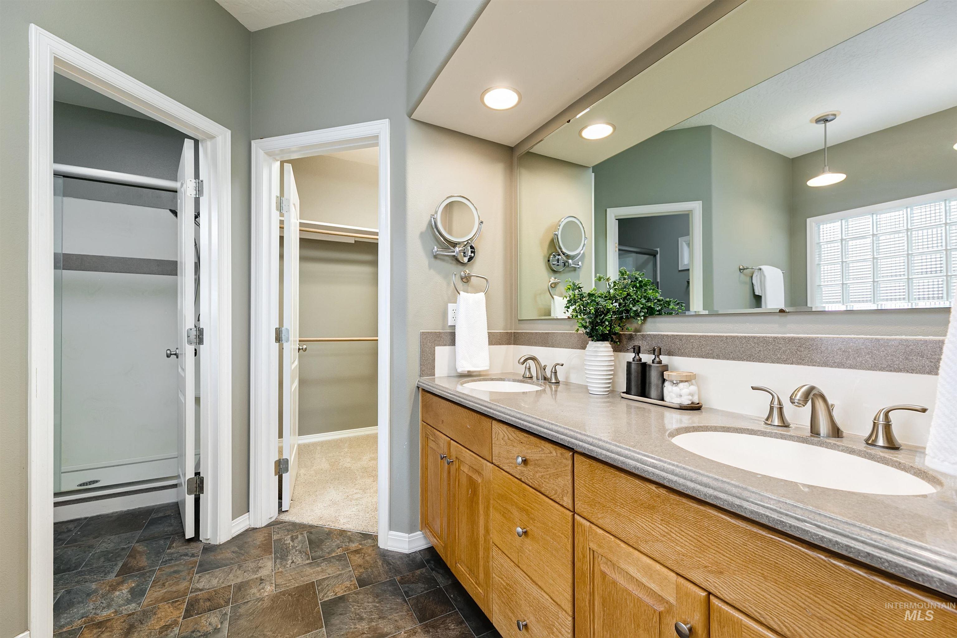 5180 N Riverfront Drive, Garden City, Idaho 83714, 4 Bedrooms, 2.5 Bathrooms, Residential For Sale, Price $675,000, 98966682