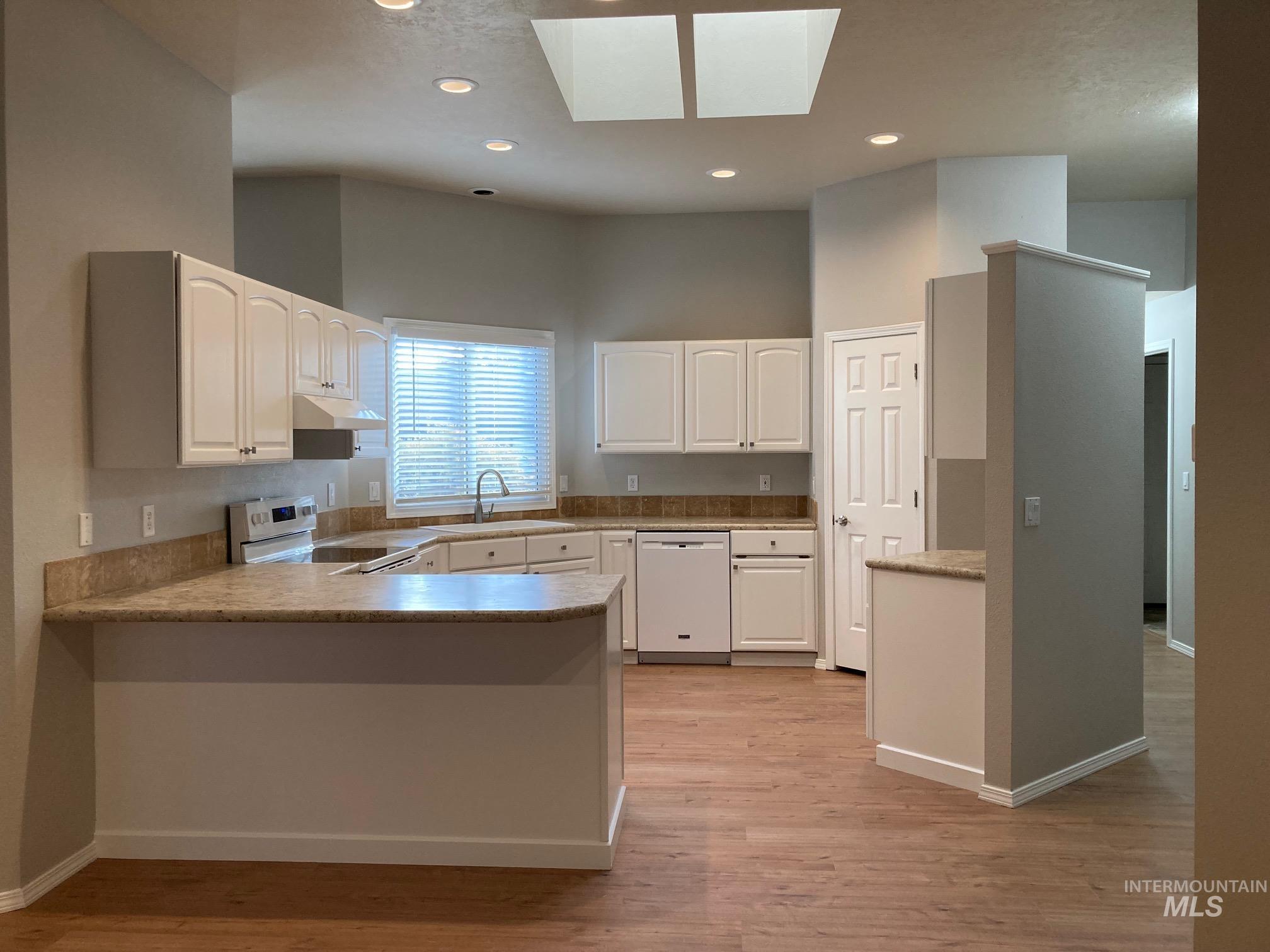 1050 E Dominica Drive, Meridian, Idaho 83642, 3 Bedrooms, 2.5 Bathrooms, Residential For Sale, Price $569,000, 98966692