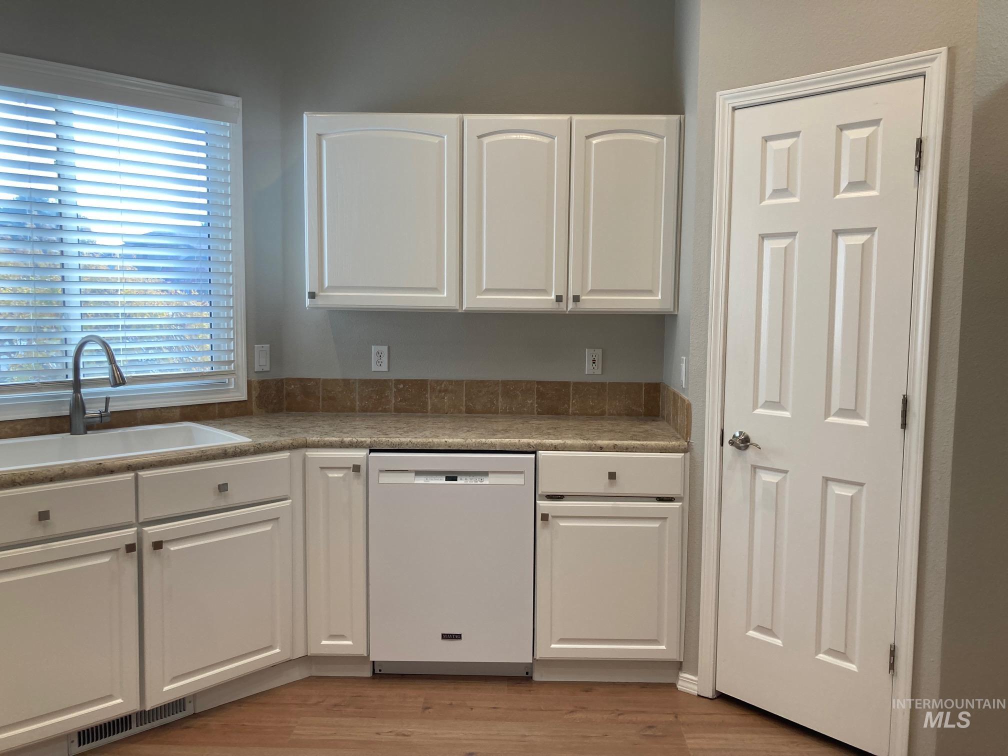 1050 E Dominica Drive, Meridian, Idaho 83642, 3 Bedrooms, 2.5 Bathrooms, Residential For Sale, Price $569,000, 98966692