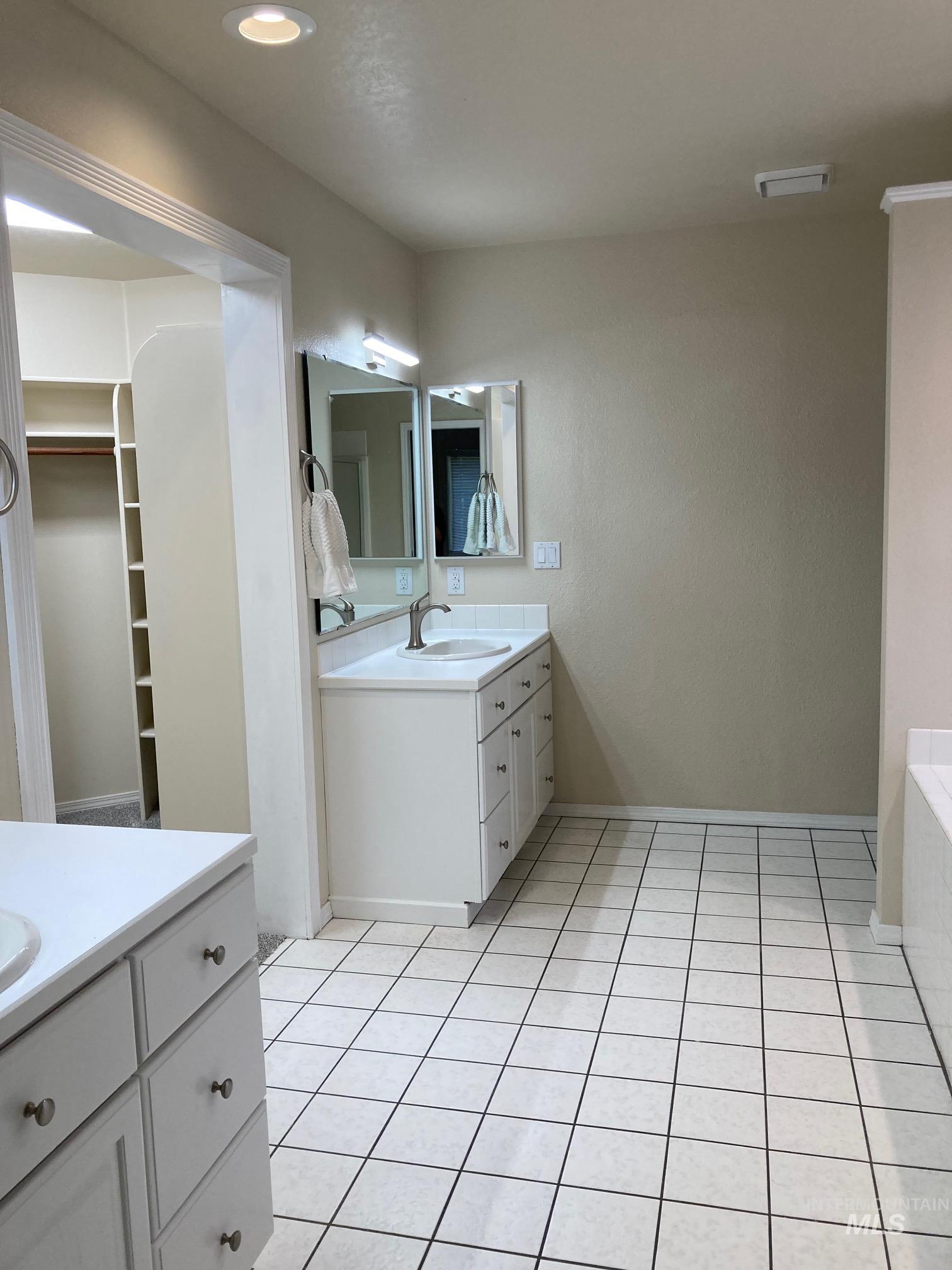 1050 E Dominica Drive, Meridian, Idaho 83642, 3 Bedrooms, 2.5 Bathrooms, Residential For Sale, Price $569,000, 98966692