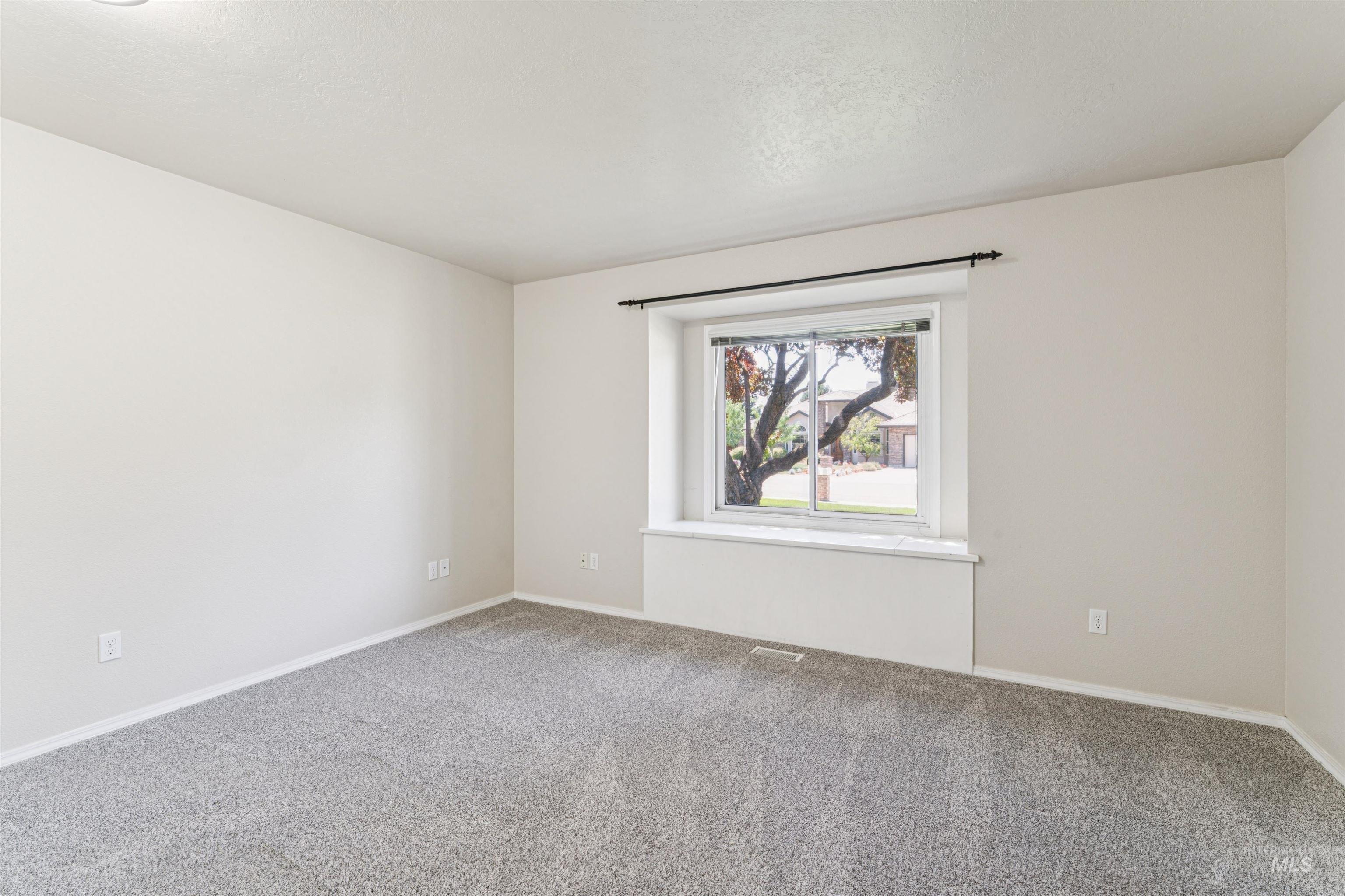 1050 E Dominica Drive, Meridian, Idaho 83642, 3 Bedrooms, 2.5 Bathrooms, Residential For Sale, Price $569,000, 98966692