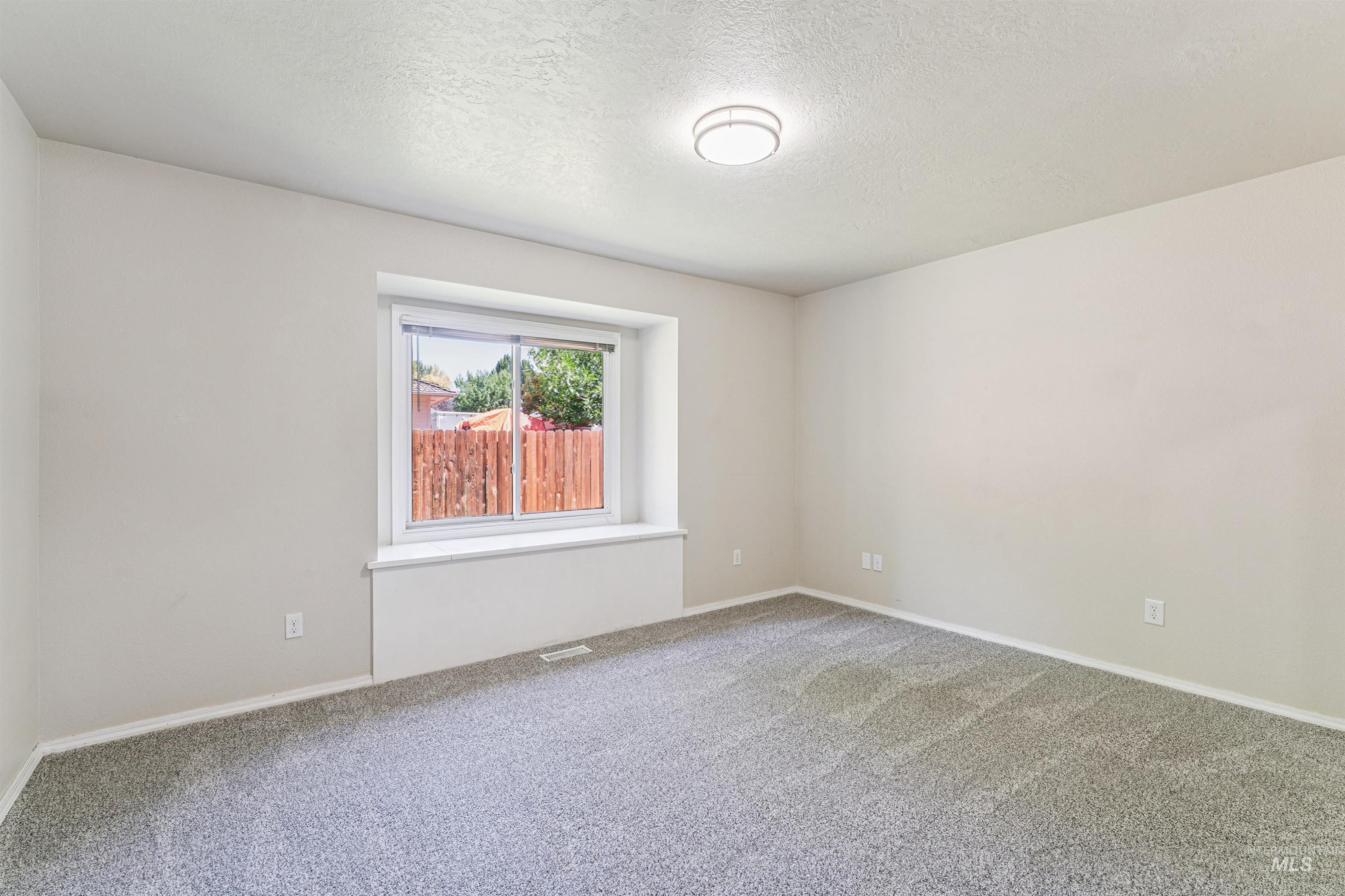 1050 E Dominica Drive, Meridian, Idaho 83642, 3 Bedrooms, 2.5 Bathrooms, Residential For Sale, Price $569,000, 98966692