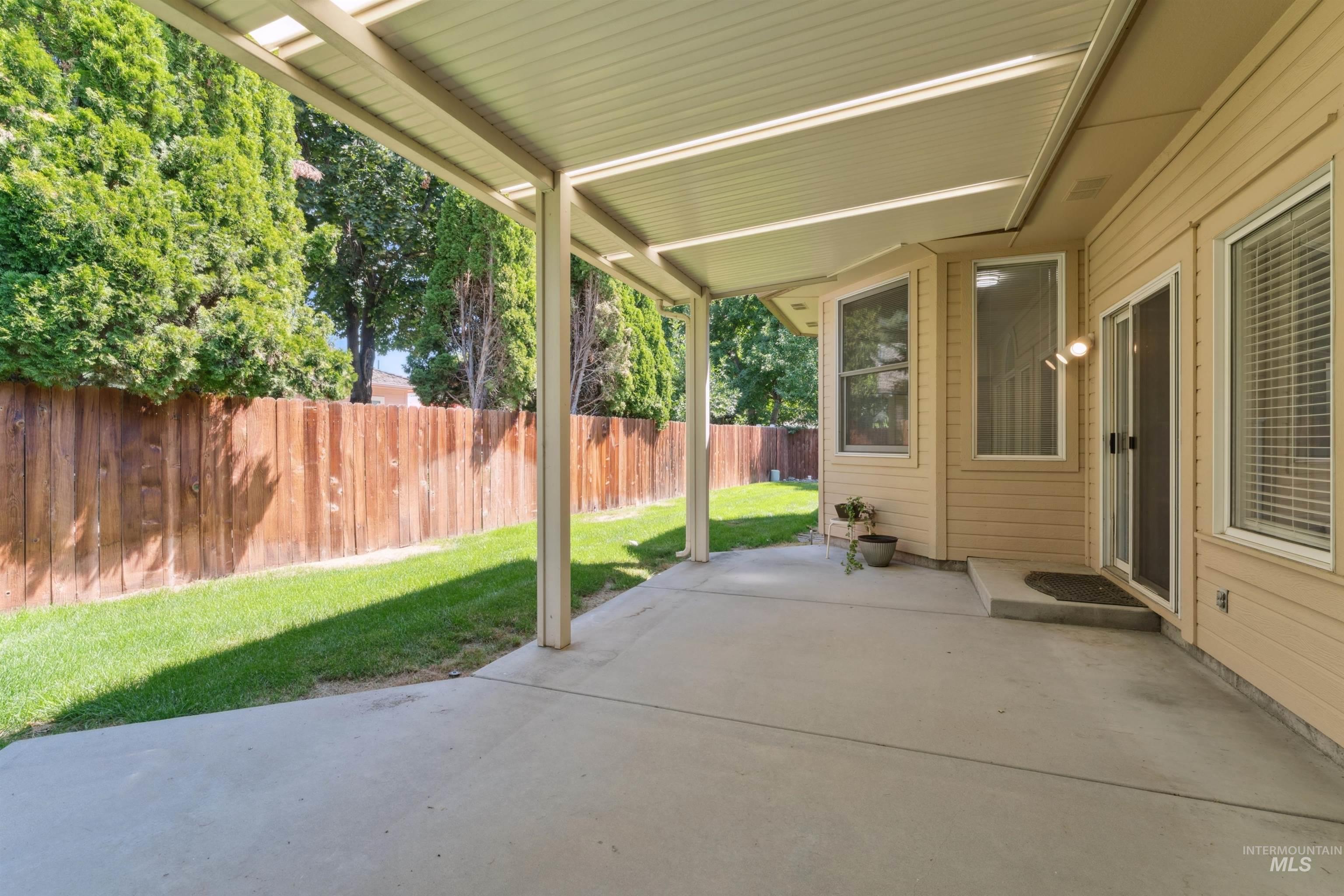 1050 E Dominica Drive, Meridian, Idaho 83642, 3 Bedrooms, 2.5 Bathrooms, Residential For Sale, Price $569,000, 98966692