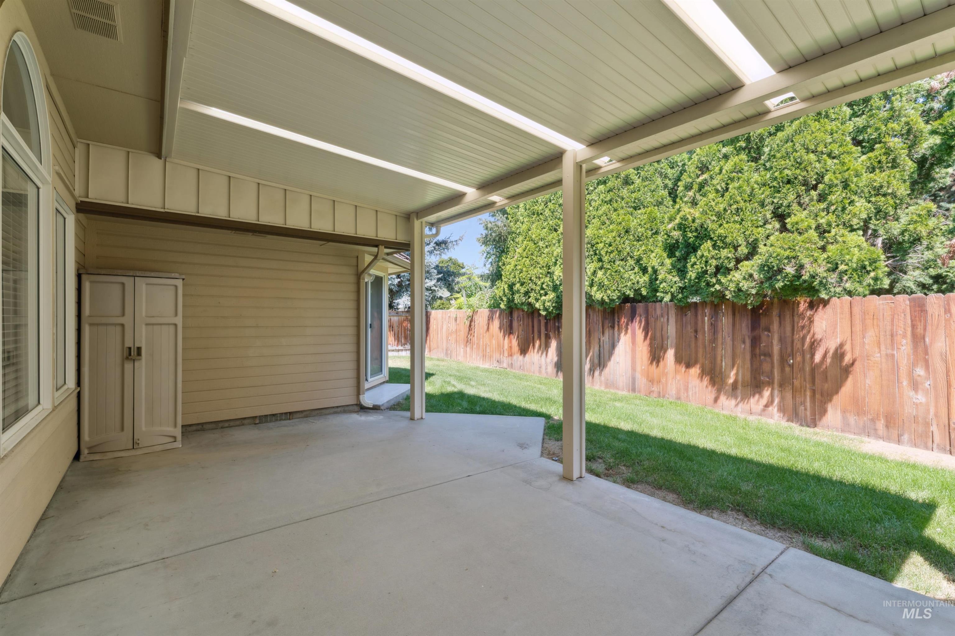 1050 E Dominica Drive, Meridian, Idaho 83642, 3 Bedrooms, 2.5 Bathrooms, Residential For Sale, Price $569,000, 98966692