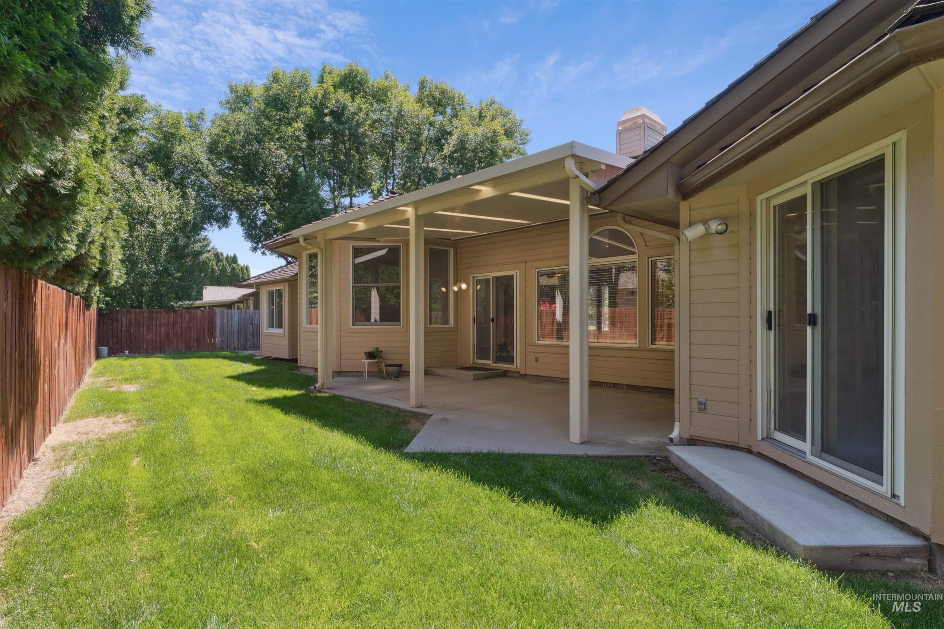 1050 E Dominica Drive, Meridian, Idaho 83642, 3 Bedrooms, 2.5 Bathrooms, Residential For Sale, Price $569,000, 98966692