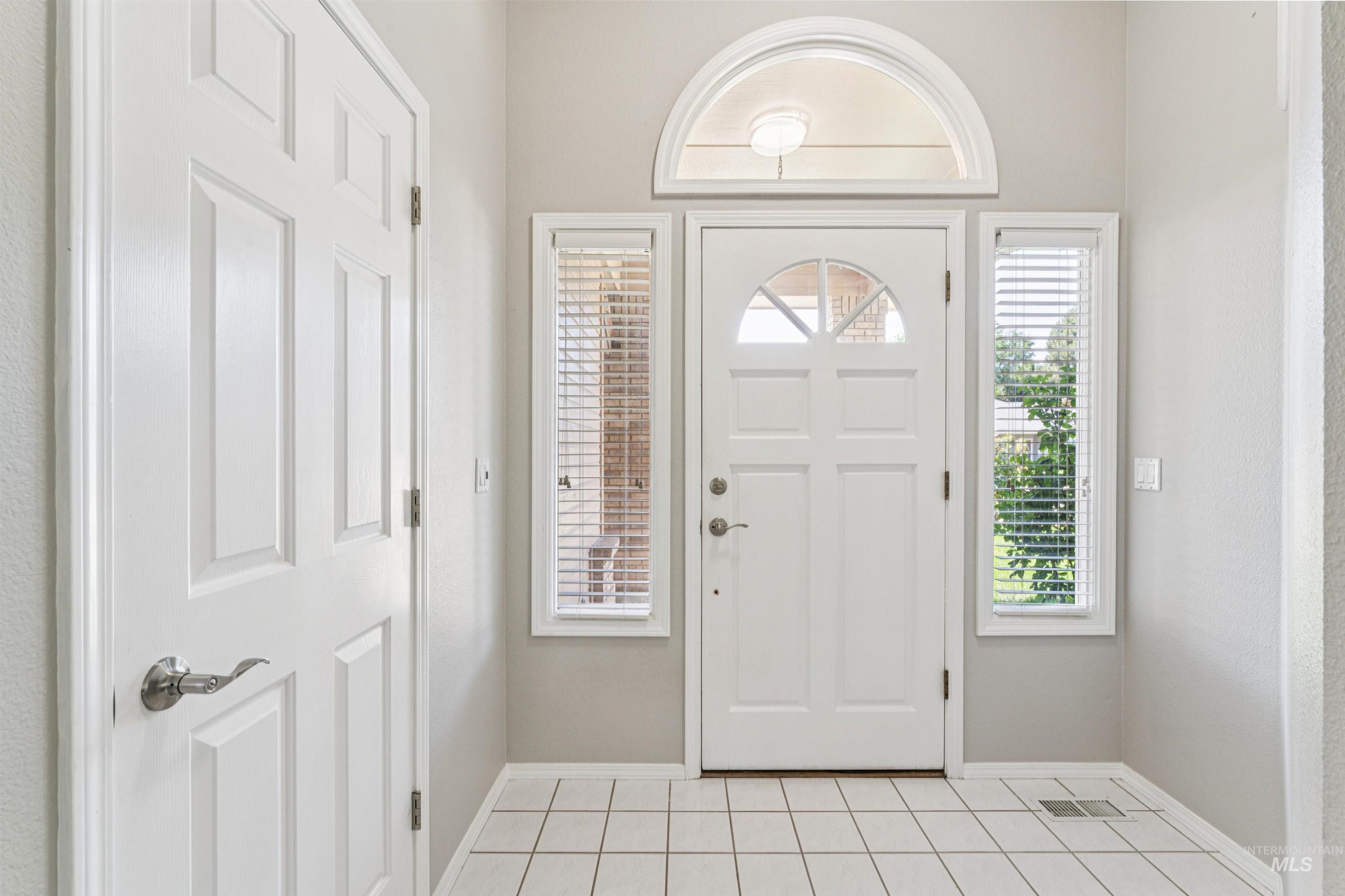 1050 E Dominica Drive, Meridian, Idaho 83642, 3 Bedrooms, 2.5 Bathrooms, Residential For Sale, Price $569,000, 98966692