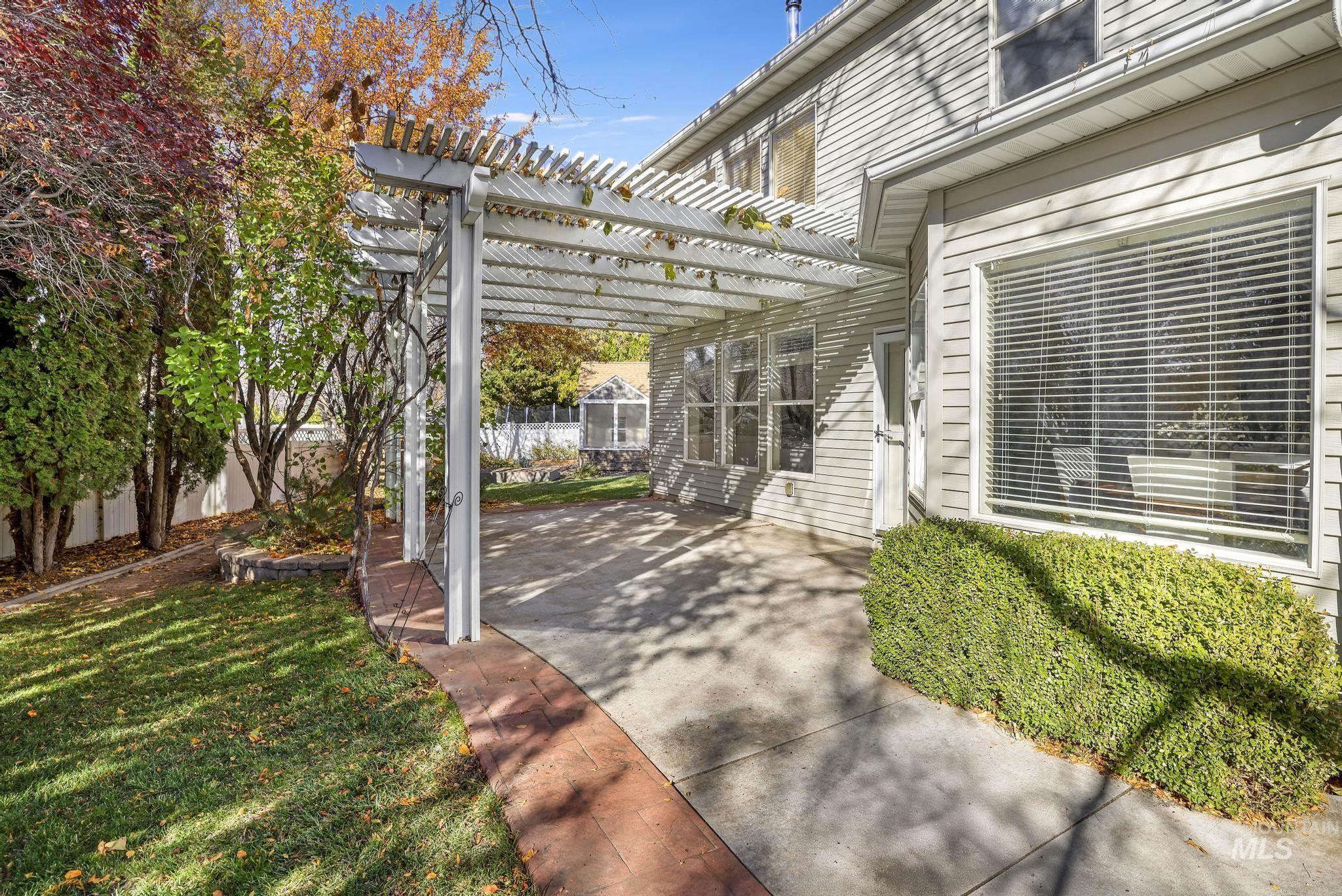 View of patio / terrace featuring a pergola