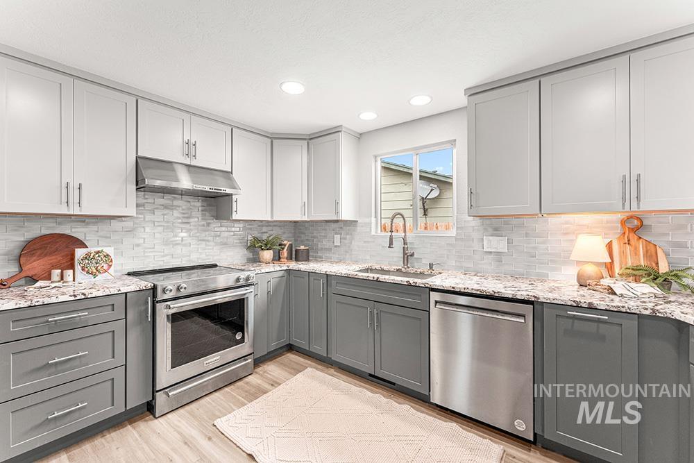 670 S Berwick Dr, Boise, Idaho 83706, 3 Bedrooms, 3 Bathrooms, Residential For Sale, Price $685,000, 98966703