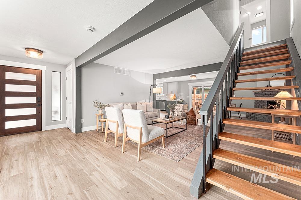 670 S Berwick Dr, Boise, Idaho 83706, 3 Bedrooms, 3 Bathrooms, Residential For Sale, Price $685,000, 98966703