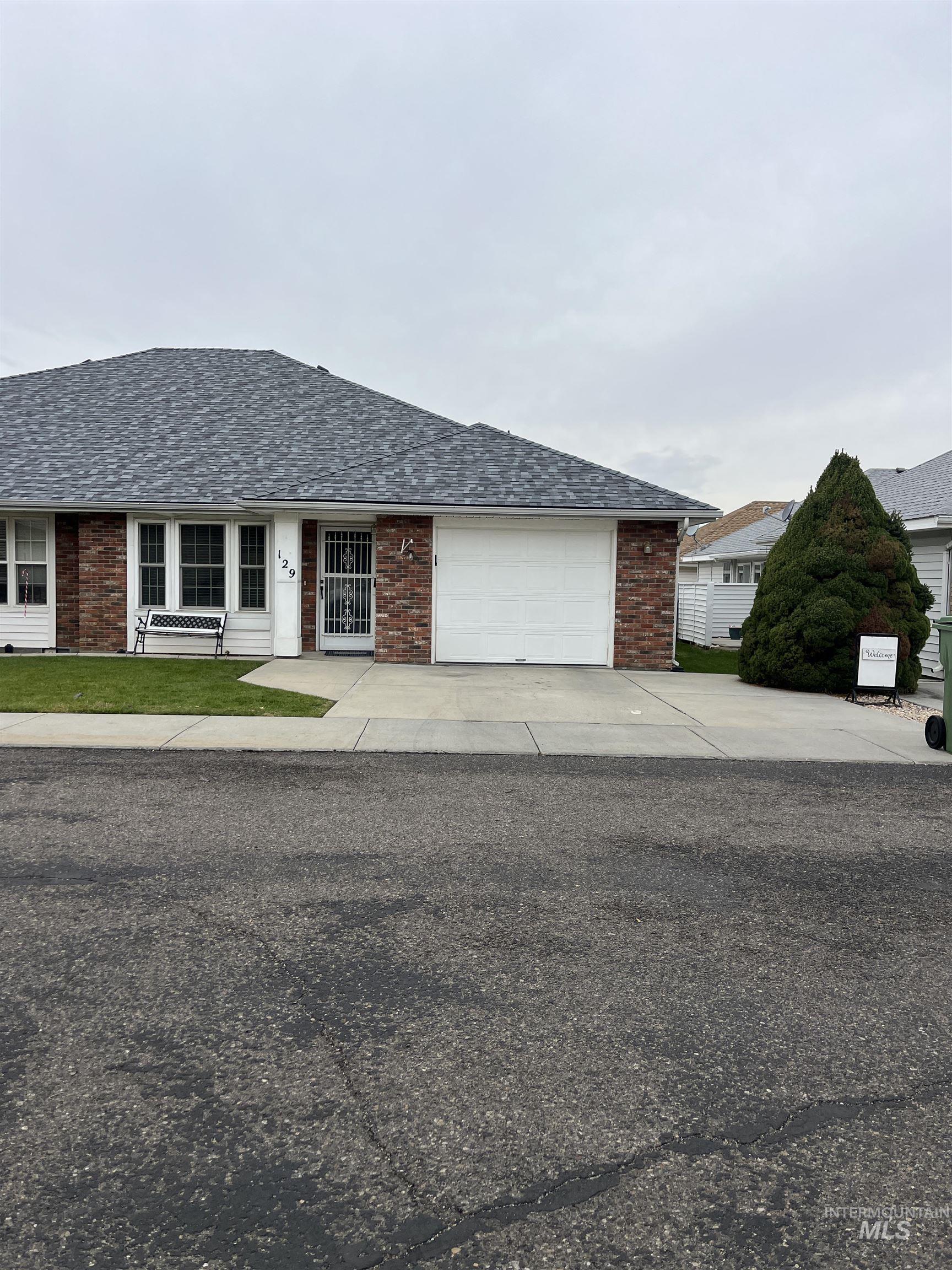 129 Country Lane Loop, Payette, Idaho 83661-9999, 2 Bedrooms, 2 Bathrooms, Residential For Sale, Price $299,900, 98966711