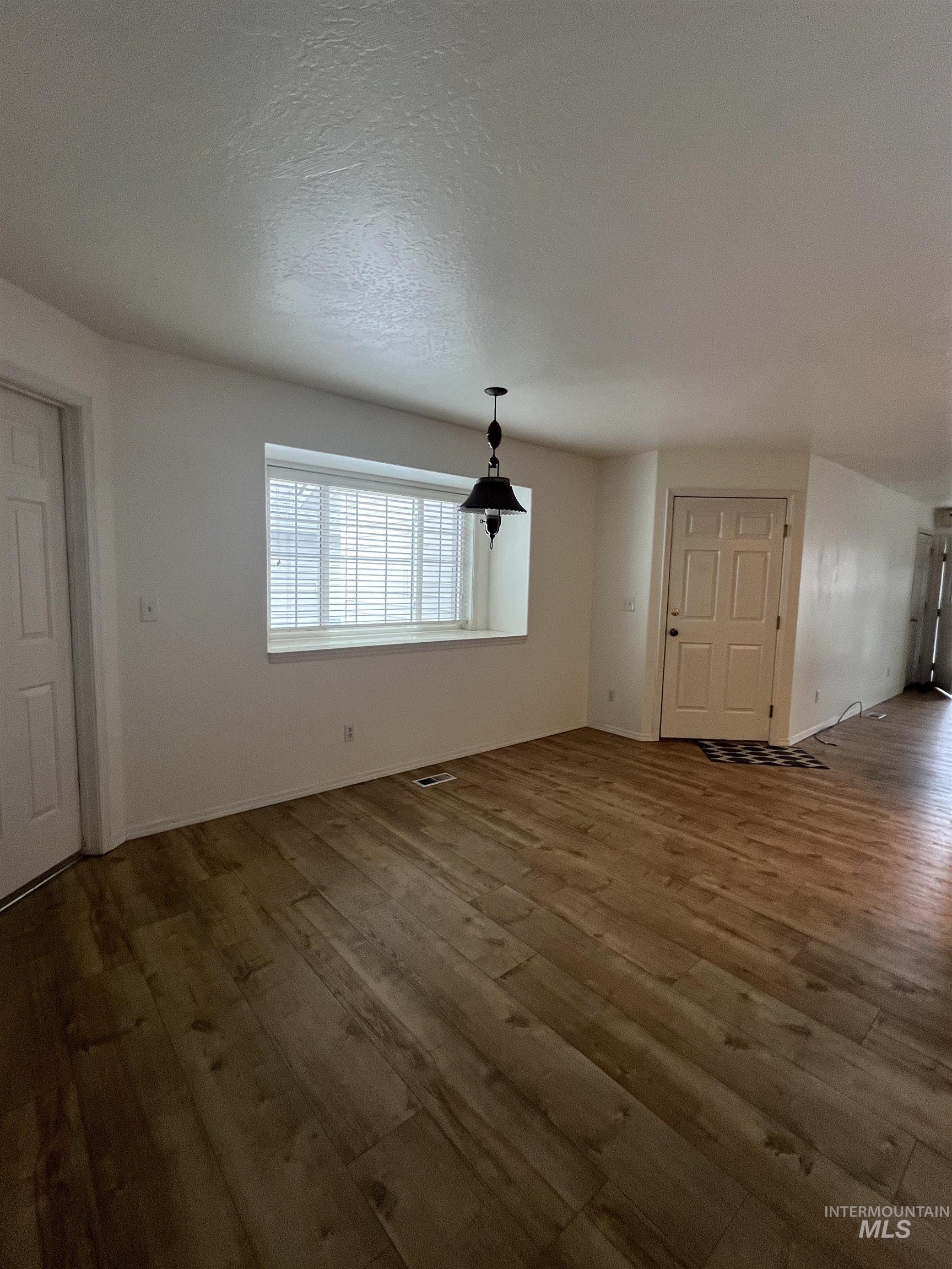 129 Country Lane Loop, Payette, Idaho 83661-9999, 2 Bedrooms, 2 Bathrooms, Residential For Sale, Price $299,900, 98966711