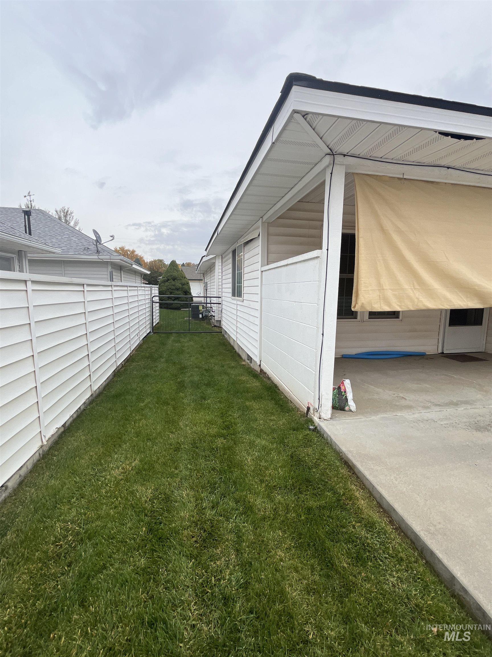 129 Country Lane Loop, Payette, Idaho 83661-9999, 2 Bedrooms, 2 Bathrooms, Residential For Sale, Price $299,900, 98966711