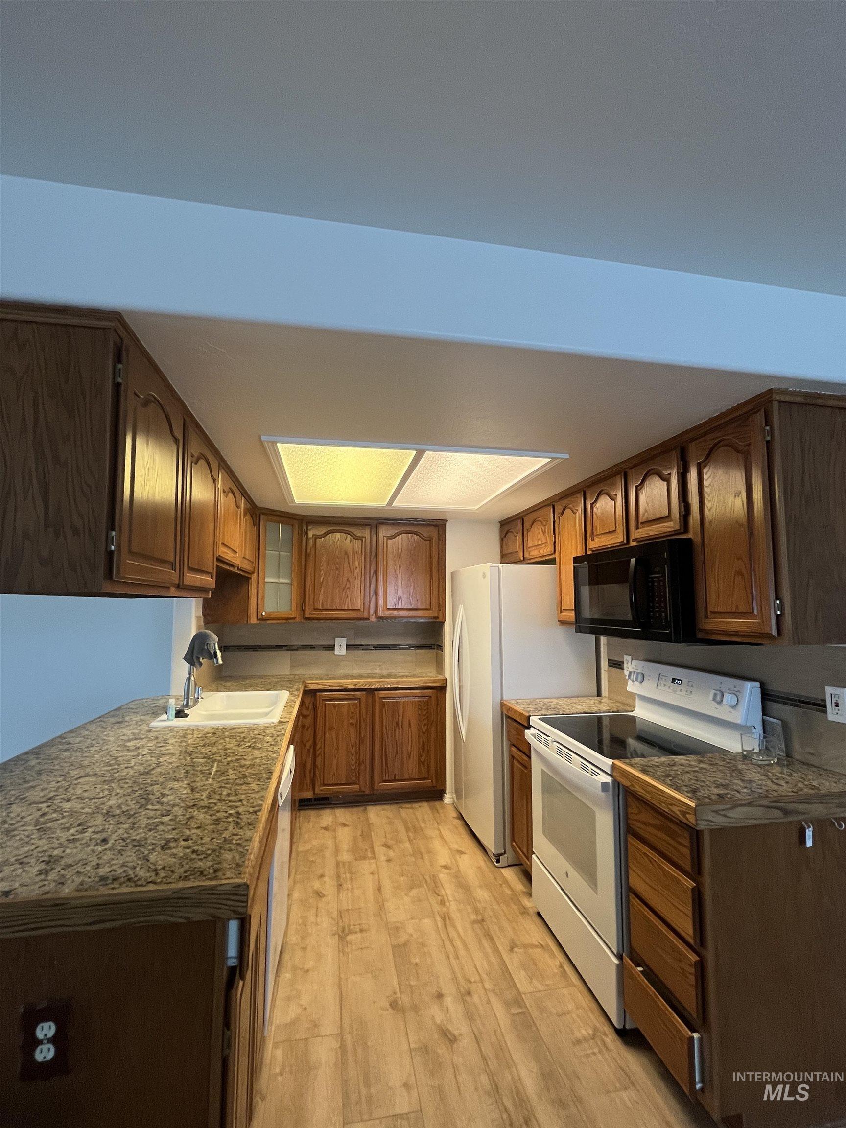 129 Country Lane Loop, Payette, Idaho 83661-9999, 2 Bedrooms, 2 Bathrooms, Residential For Sale, Price $299,900, 98966711