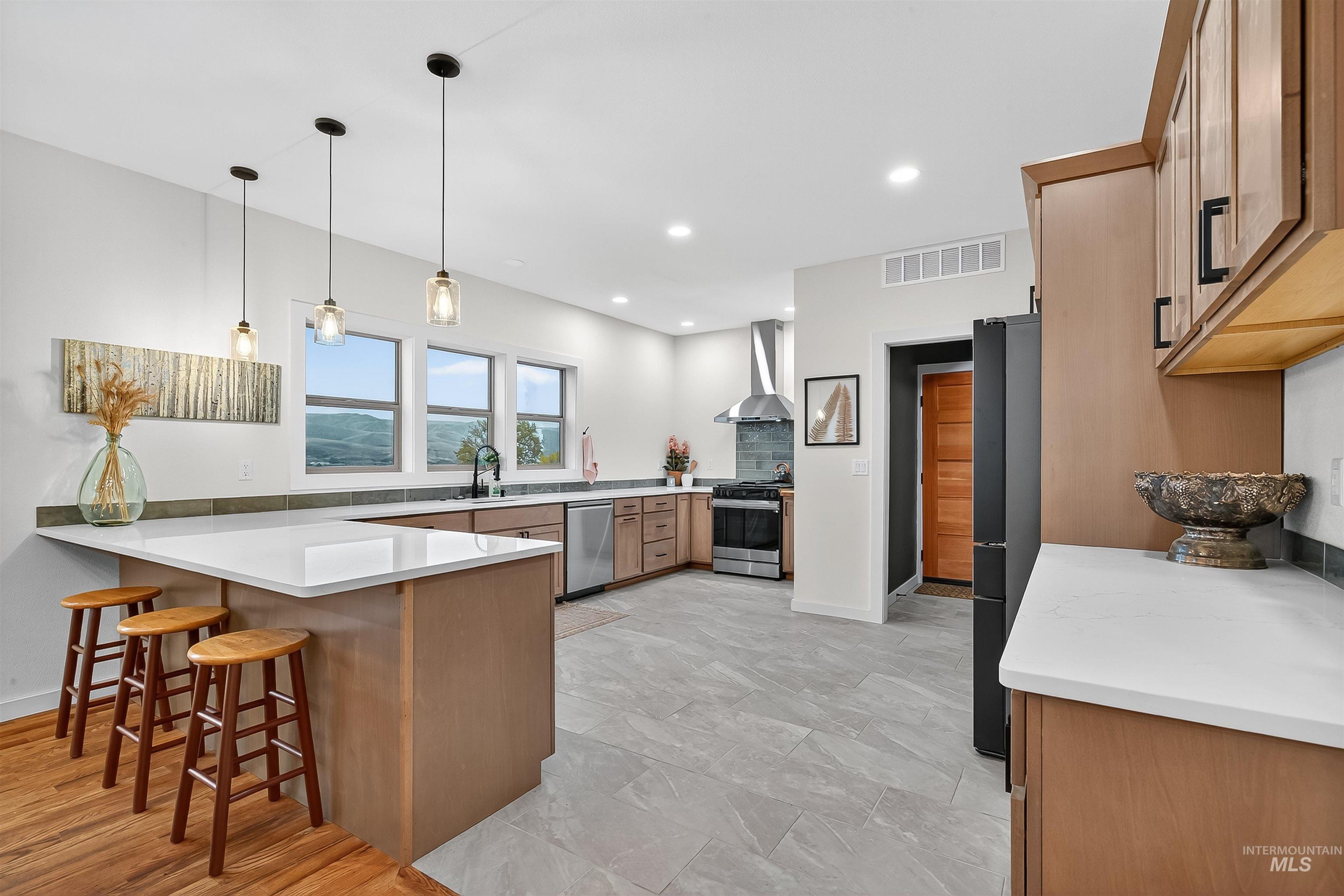 425 27th St, Lewiston, Idaho 83501, 5 Bedrooms, 4 Bathrooms, Residential For Sale, Price $629,000, 98966712