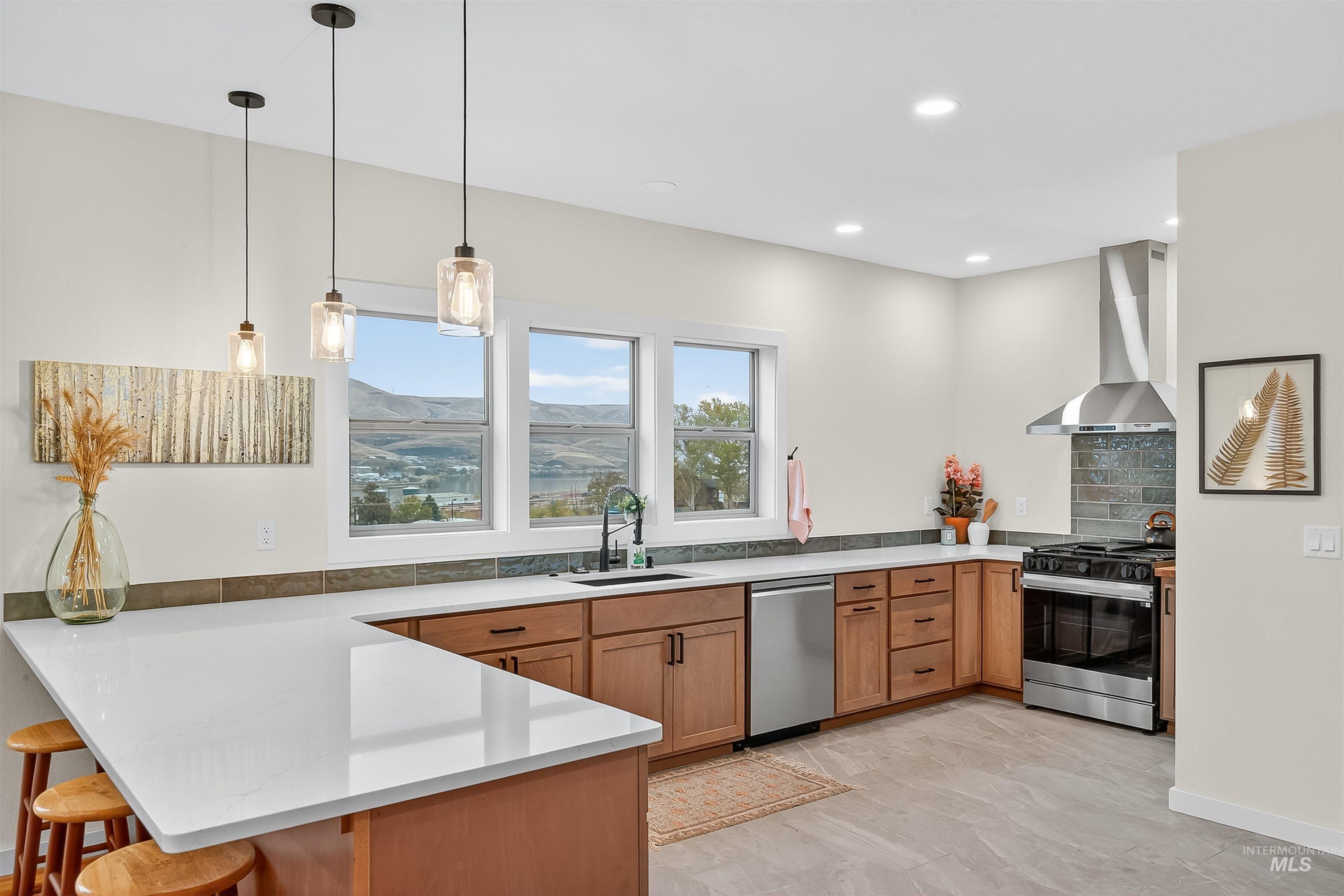 425 27th St, Lewiston, Idaho 83501, 5 Bedrooms, 4 Bathrooms, Residential For Sale, Price $629,000, 98966712