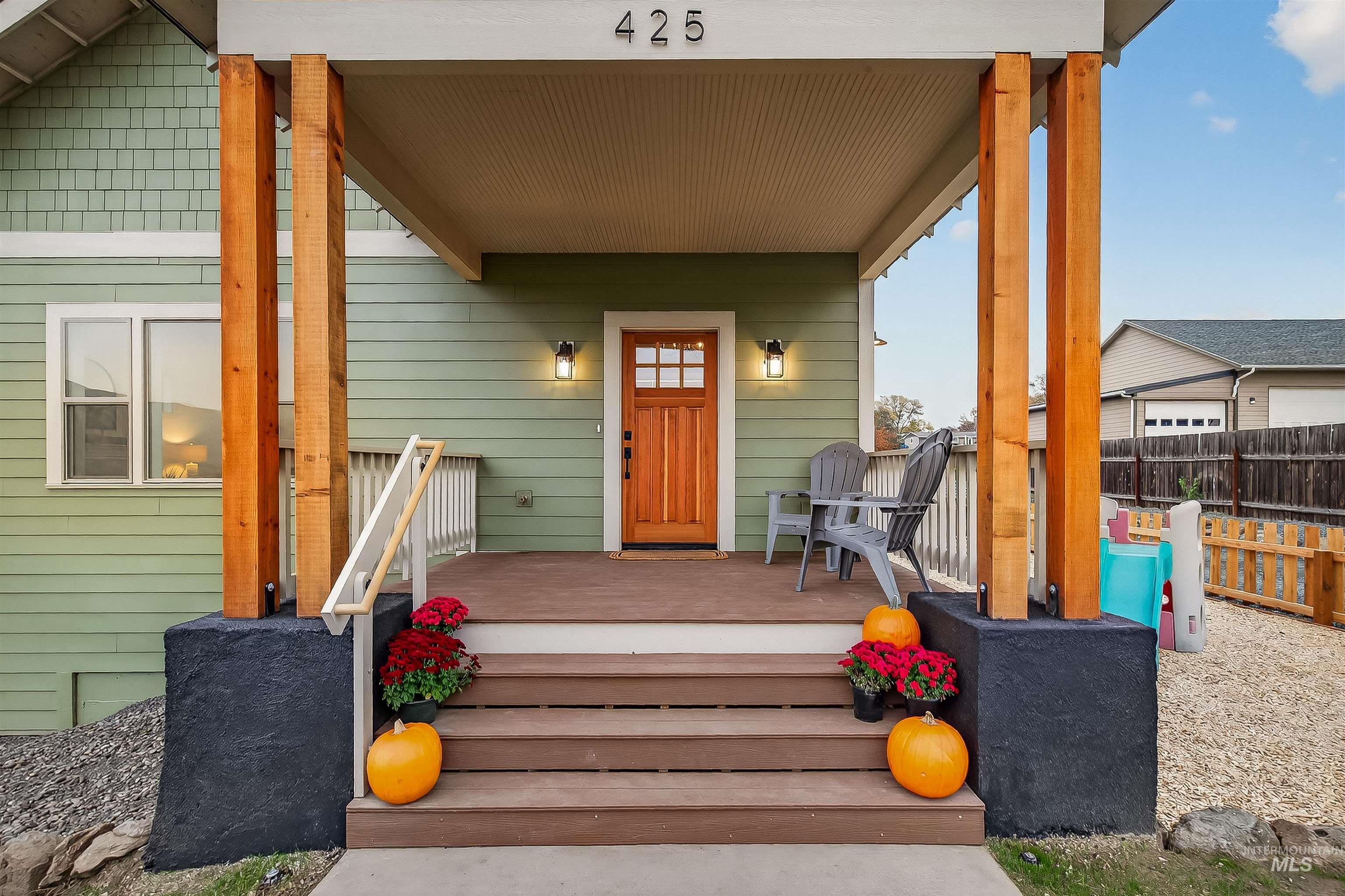 425 27th St, Lewiston, Idaho 83501, 5 Bedrooms, 4 Bathrooms, Residential For Sale, Price $629,000, 98966712