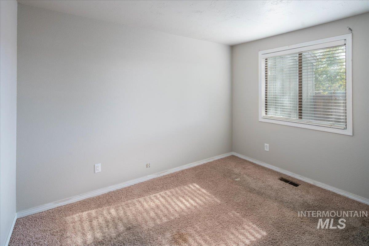 2473 N Westminster Ln, Boise, Idaho 83704, 4 Bedrooms, 2 Bathrooms, Residential For Sale, Price $314,900, 98966714