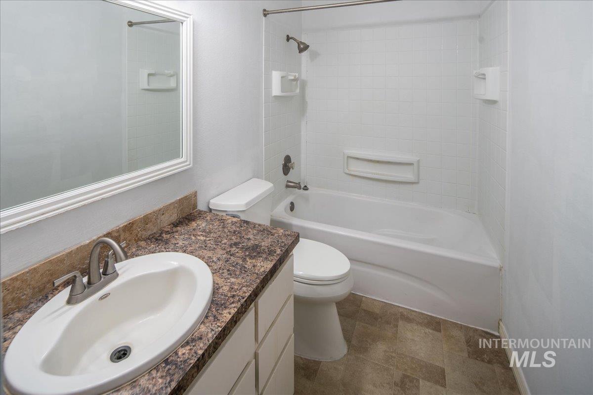 2473 N Westminster Ln, Boise, Idaho 83704, 4 Bedrooms, 2 Bathrooms, Residential For Sale, Price $314,900, 98966714