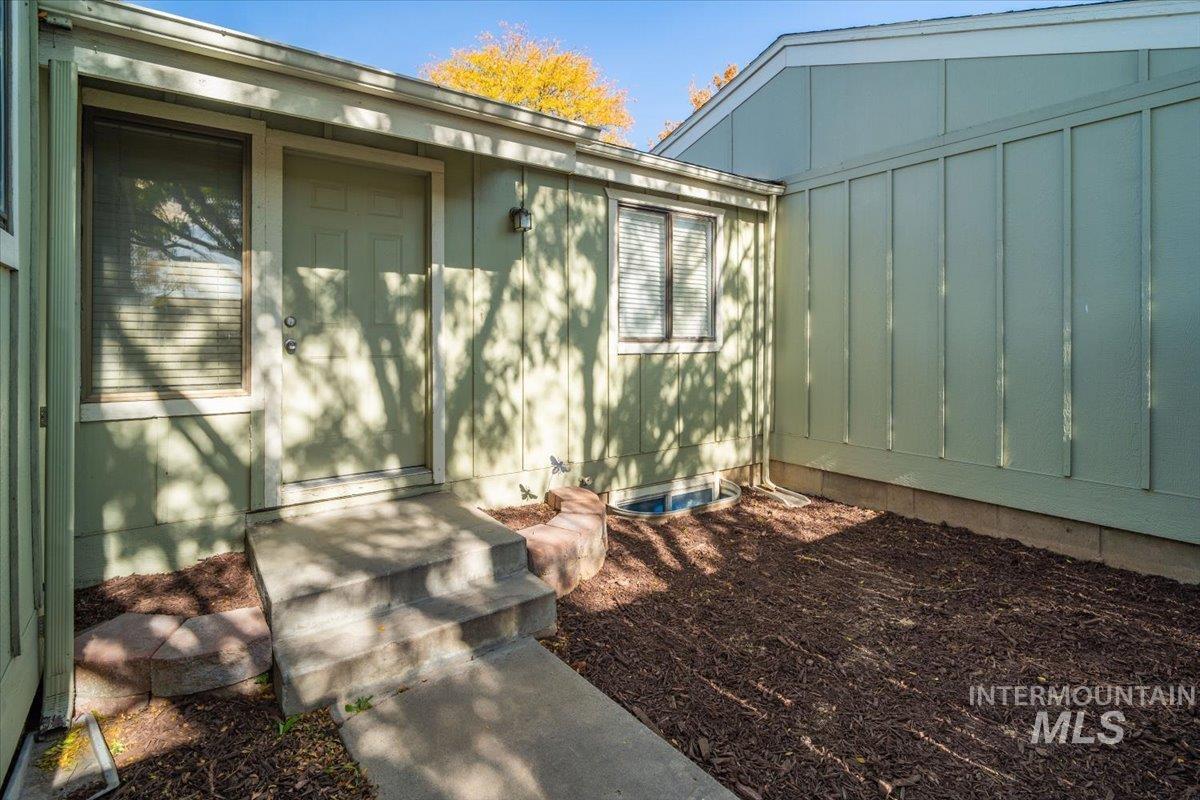 2473 N Westminster Ln, Boise, Idaho 83704, 4 Bedrooms, 2 Bathrooms, Residential For Sale, Price $314,900, 98966714