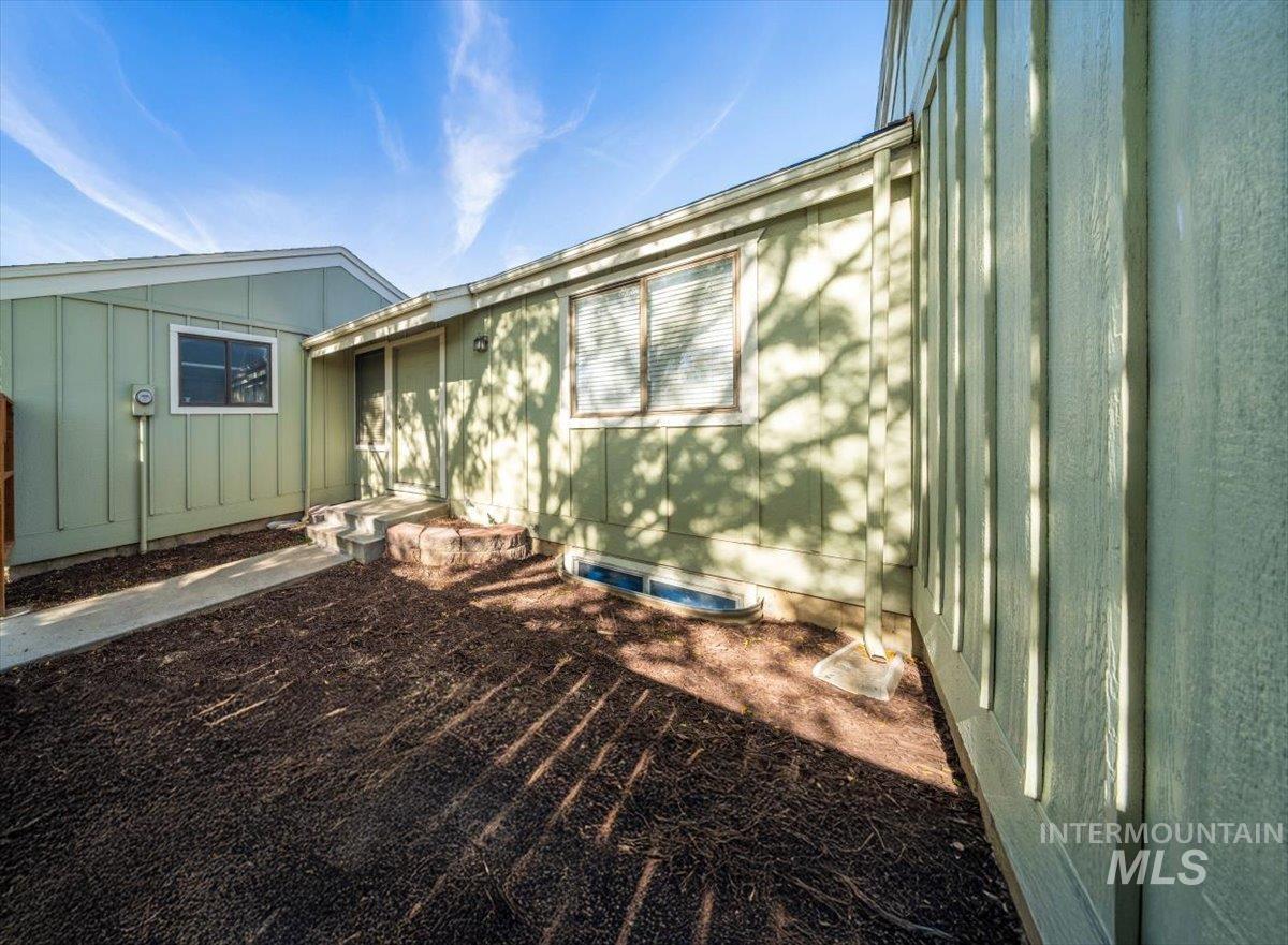 2473 N Westminster Ln, Boise, Idaho 83704, 4 Bedrooms, 2 Bathrooms, Residential For Sale, Price $314,900, 98966714