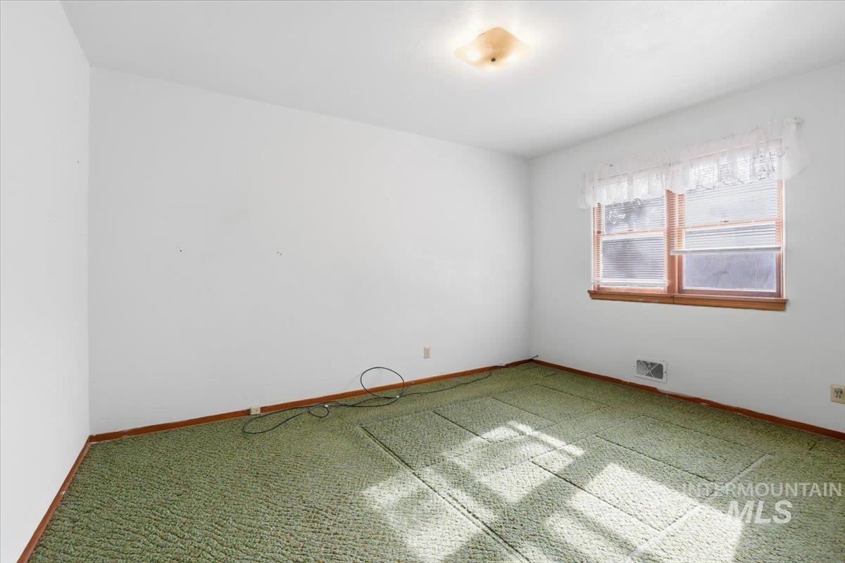 610 SW 5th St, Ontario, Oregon 97914-3415, 2 Bedrooms, 1.5 Bathrooms, Residential For Sale, Price $224,900, 98966716