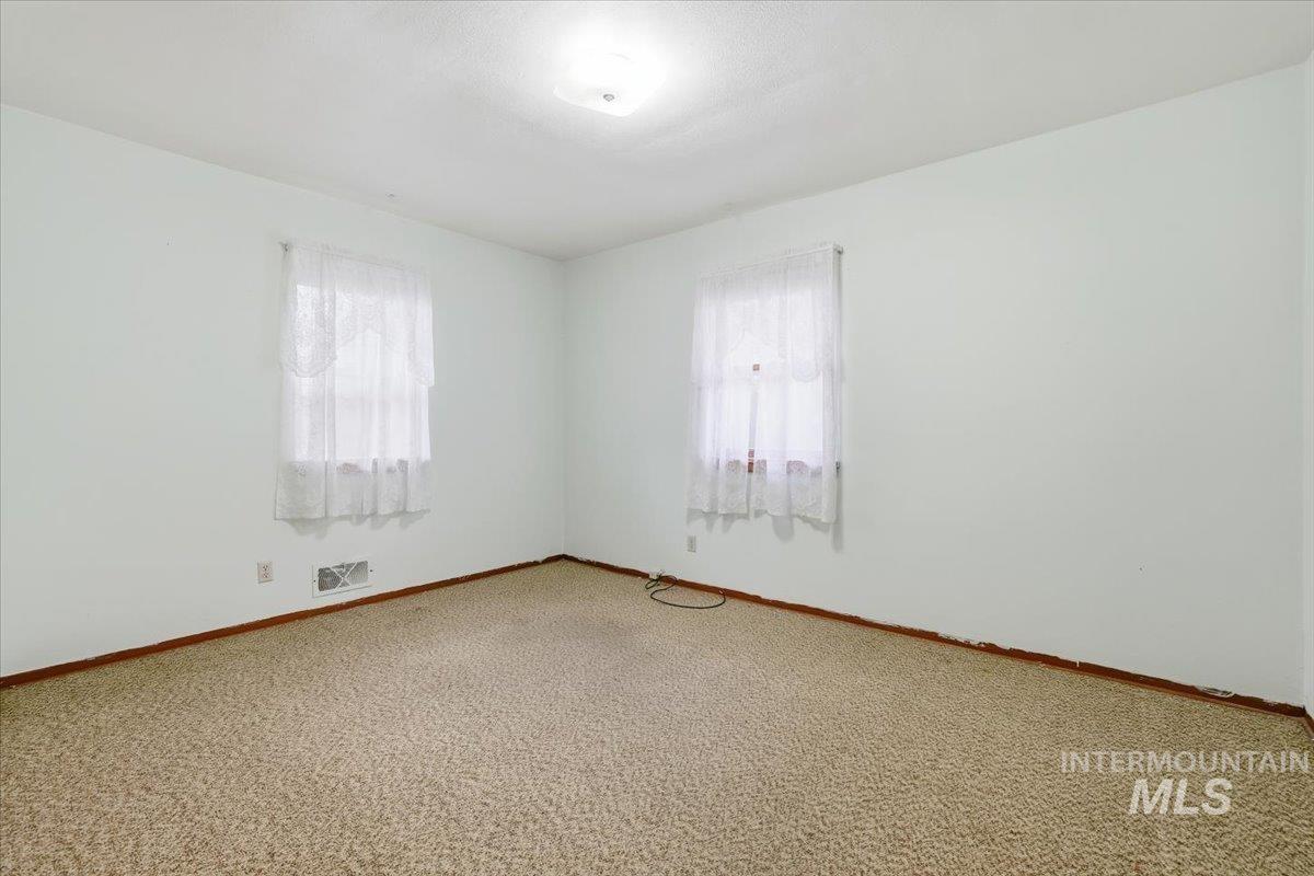 610 SW 5th St, Ontario, Oregon 97914-3415, 2 Bedrooms, 1.5 Bathrooms, Residential For Sale, Price $224,900, 98966716