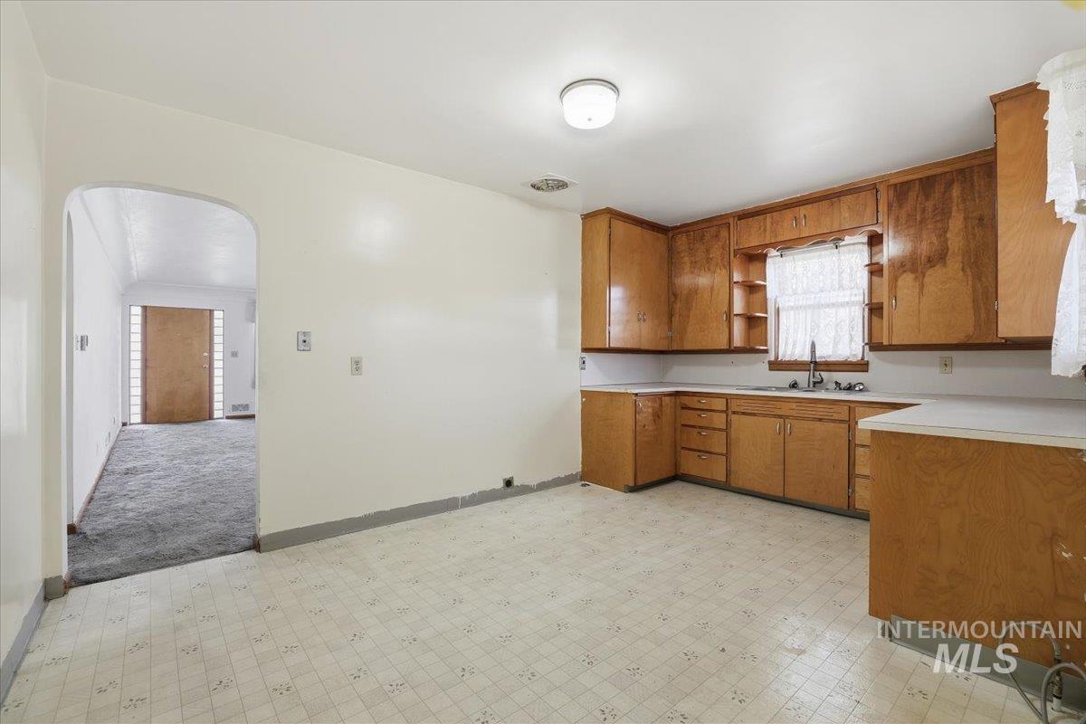 610 SW 5th St, Ontario, Oregon 97914-3415, 2 Bedrooms, 1.5 Bathrooms, Residential For Sale, Price $224,900, 98966716