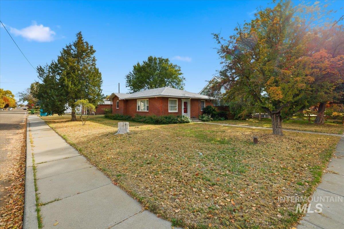 610 SW 5th St, Ontario, Oregon 97914-3415, 2 Bedrooms, 1.5 Bathrooms, Residential For Sale, Price $224,900, 98966716