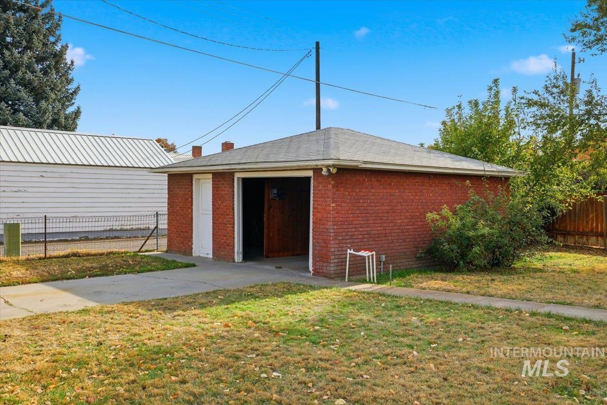 610 SW 5th St, Ontario, Oregon 97914-3415, 2 Bedrooms, 1.5 Bathrooms, Residential For Sale, Price $224,900, 98966716