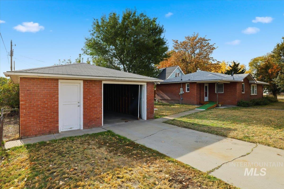 610 SW 5th St, Ontario, Oregon 97914-3415, 2 Bedrooms, 1.5 Bathrooms, Residential For Sale, Price $224,900, 98966716