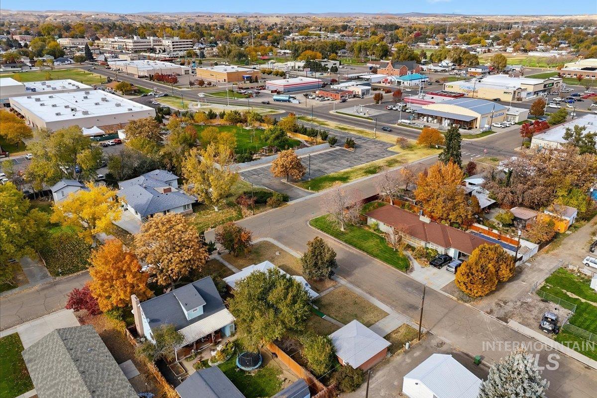 610 SW 5th St, Ontario, Oregon 97914-3415, 2 Bedrooms, 1.5 Bathrooms, Residential For Sale, Price $224,900, 98966716