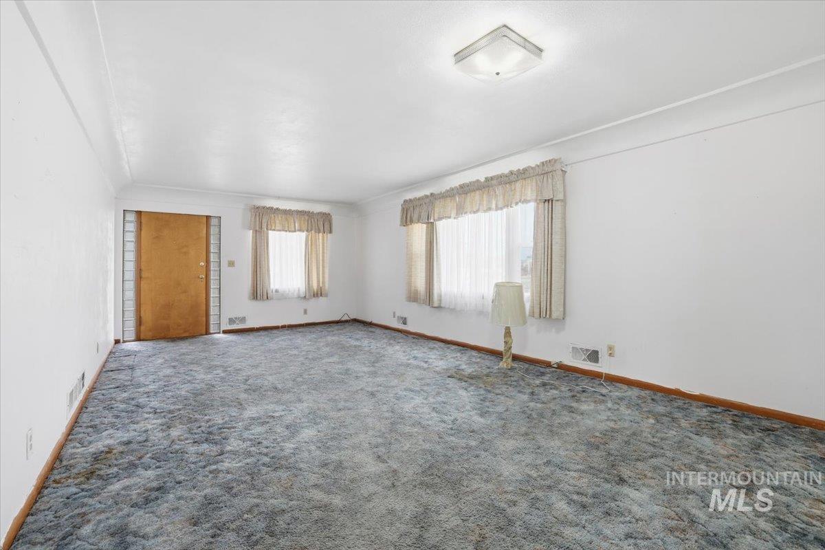 610 SW 5th St, Ontario, Oregon 97914-3415, 2 Bedrooms, 1.5 Bathrooms, Residential For Sale, Price $224,900, 98966716