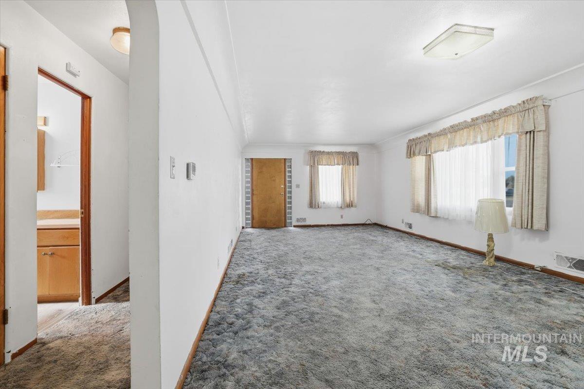 610 SW 5th St, Ontario, Oregon 97914-3415, 2 Bedrooms, 1.5 Bathrooms, Residential For Sale, Price $224,900, 98966716